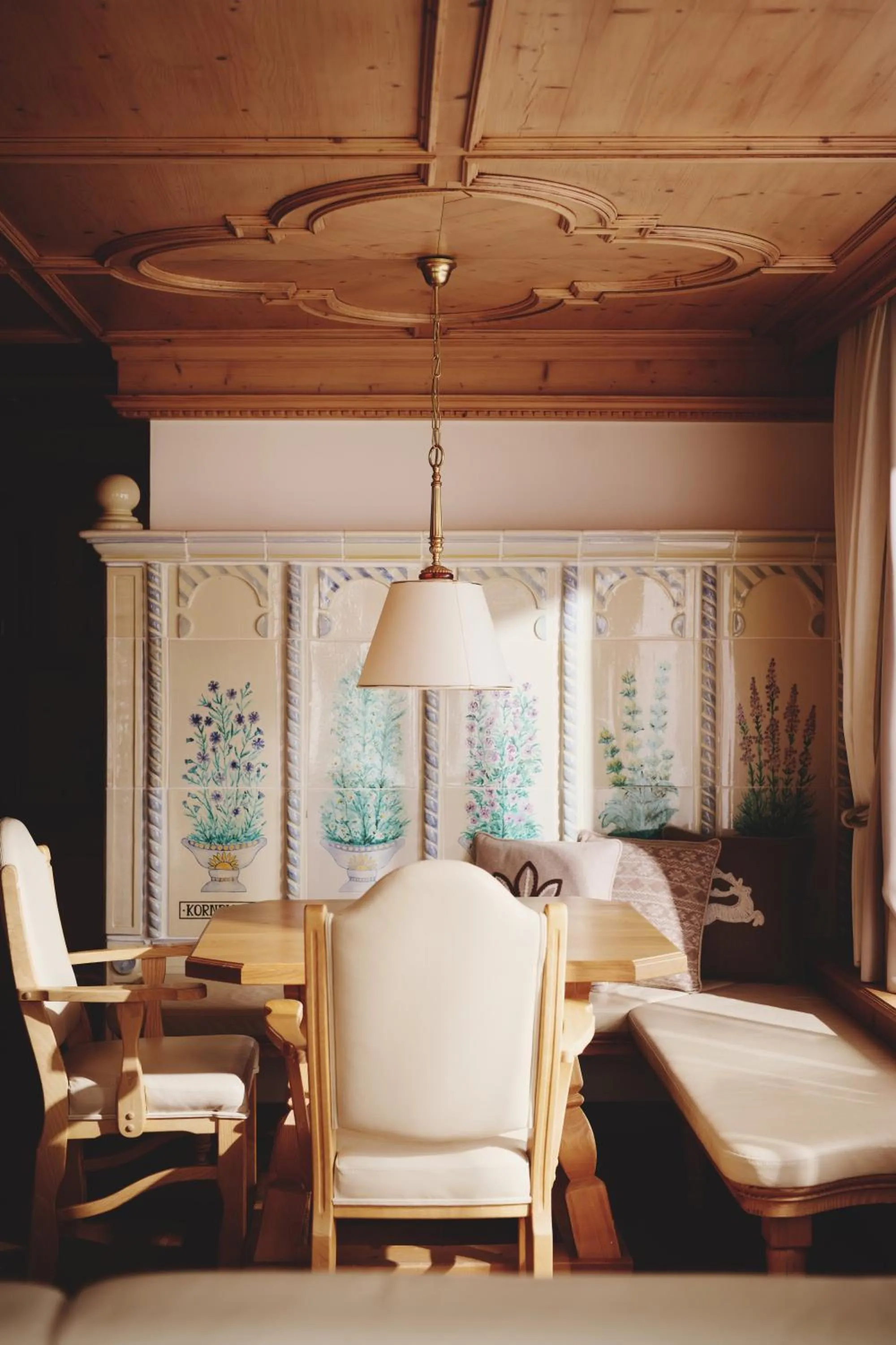 Seating area, Bed in Burg Hotel Oberlech