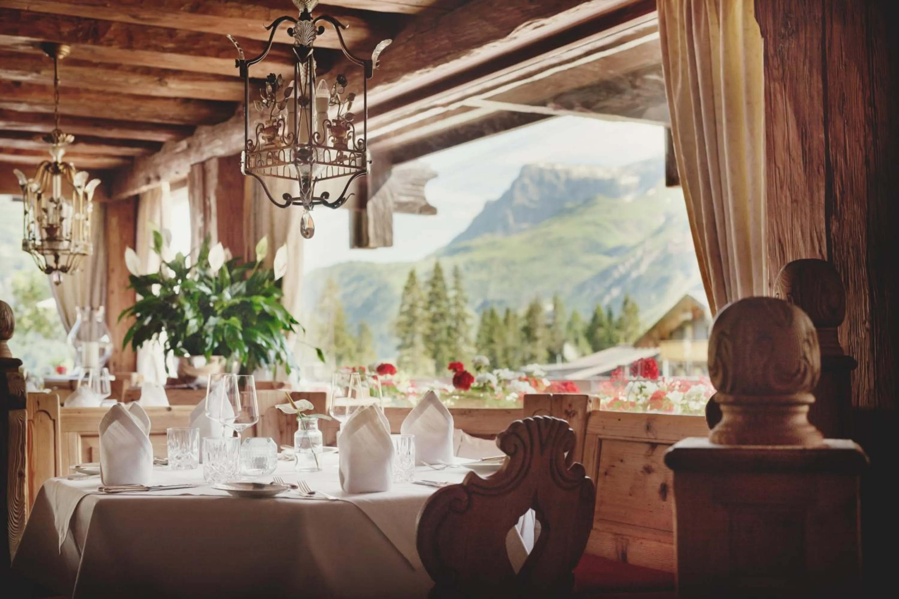 Restaurant/places to eat in Burg Hotel Oberlech
