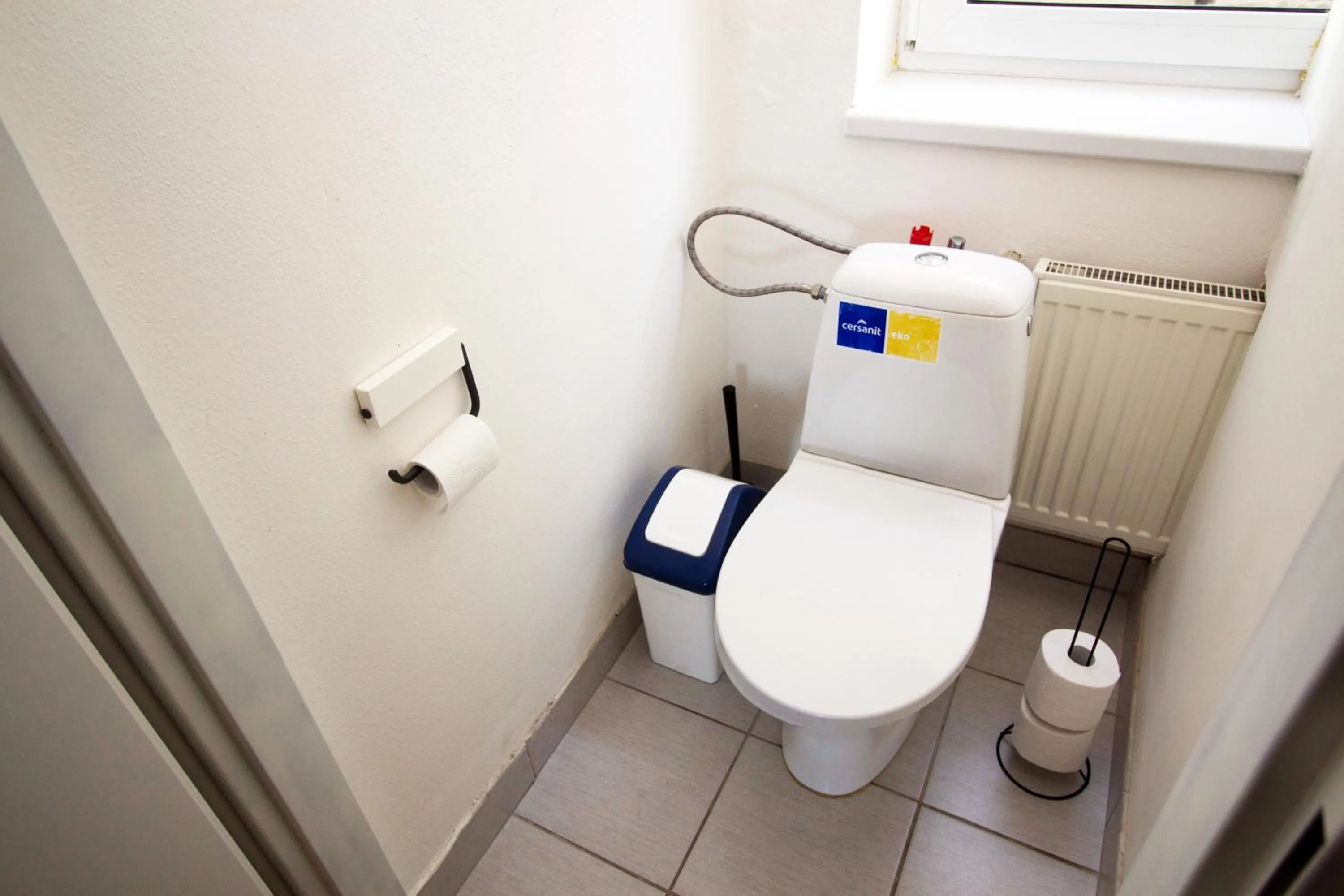 Toilet in Nitra Glycerin Hostel