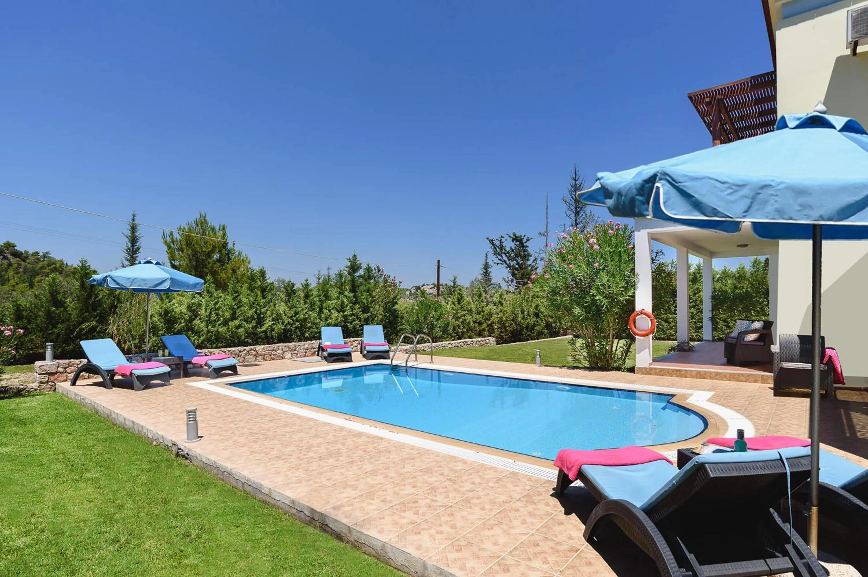 Swimming pool in Seven Springs Villas