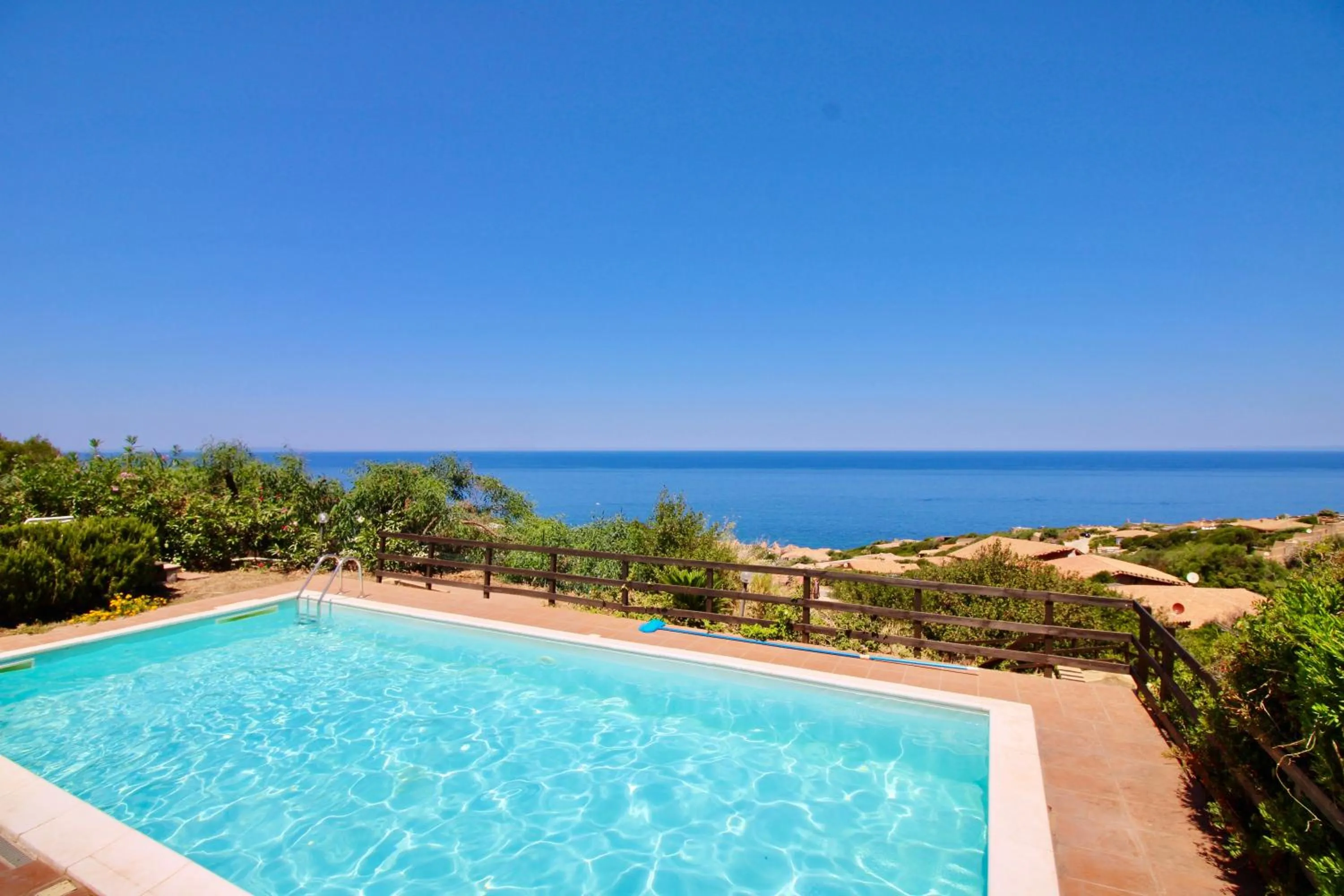 Swimming pool in ISA-Residence with swimming-pool in Costa Paradiso, apartments 6 beds with private outdoor area