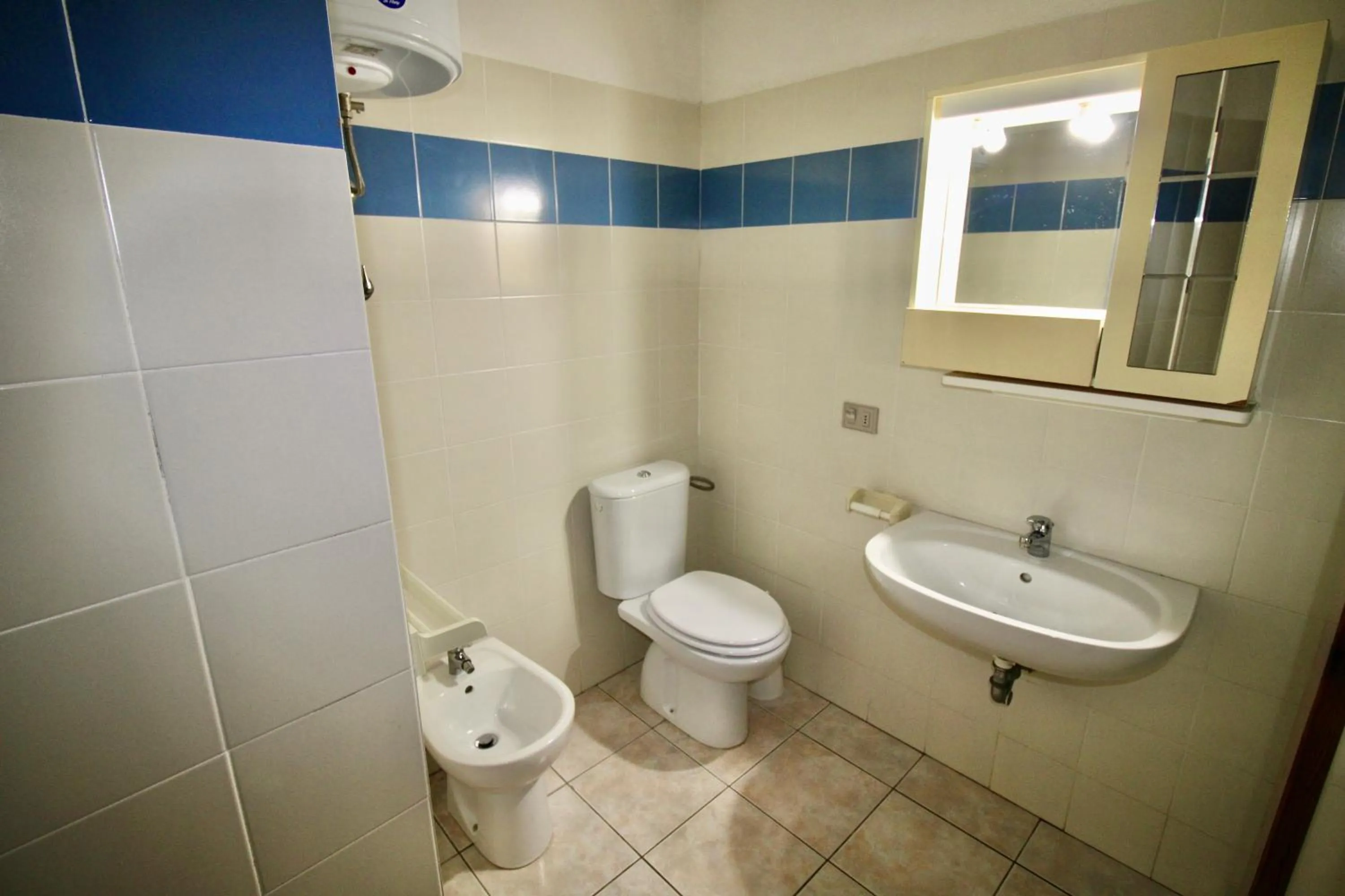 Bathroom in ISA-Residence with swimming-pool in Costa Paradiso, apartments 6 beds with private outdoor area