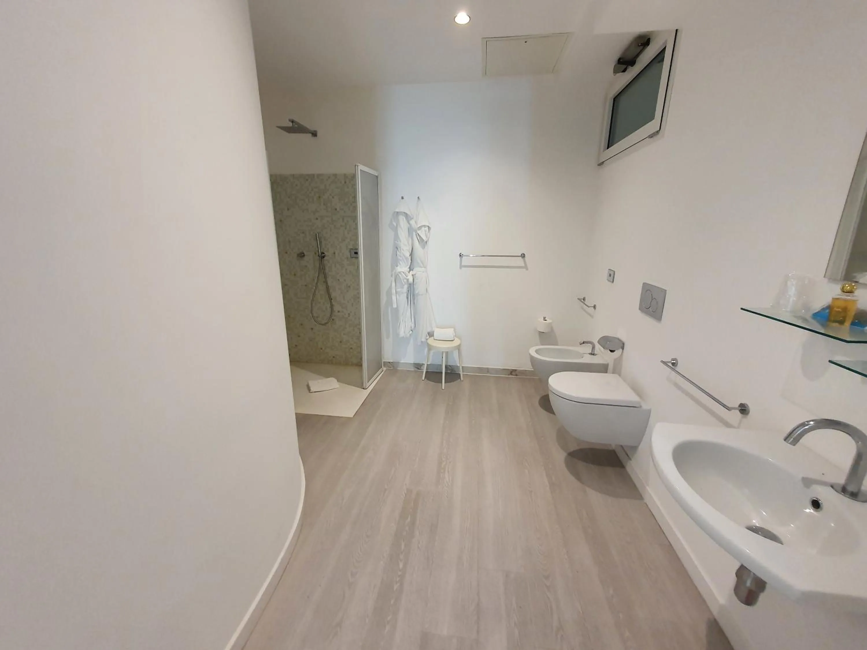 Shower in Hotel Cavallino Bianco