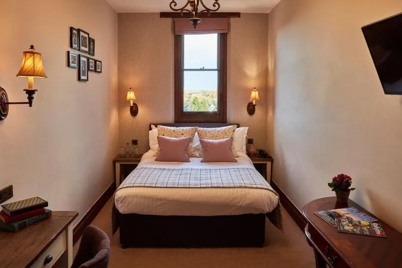 Breakfast, Bed in Stanbrook Abbey Hotel, Worcester