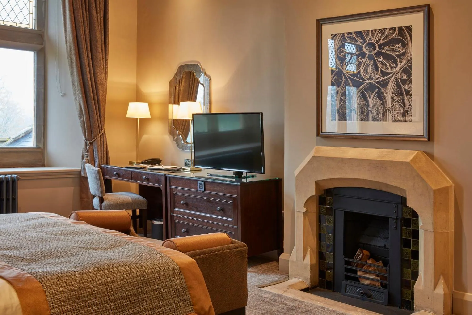 Bedroom, Bed in Stanbrook Abbey Hotel, Worcester