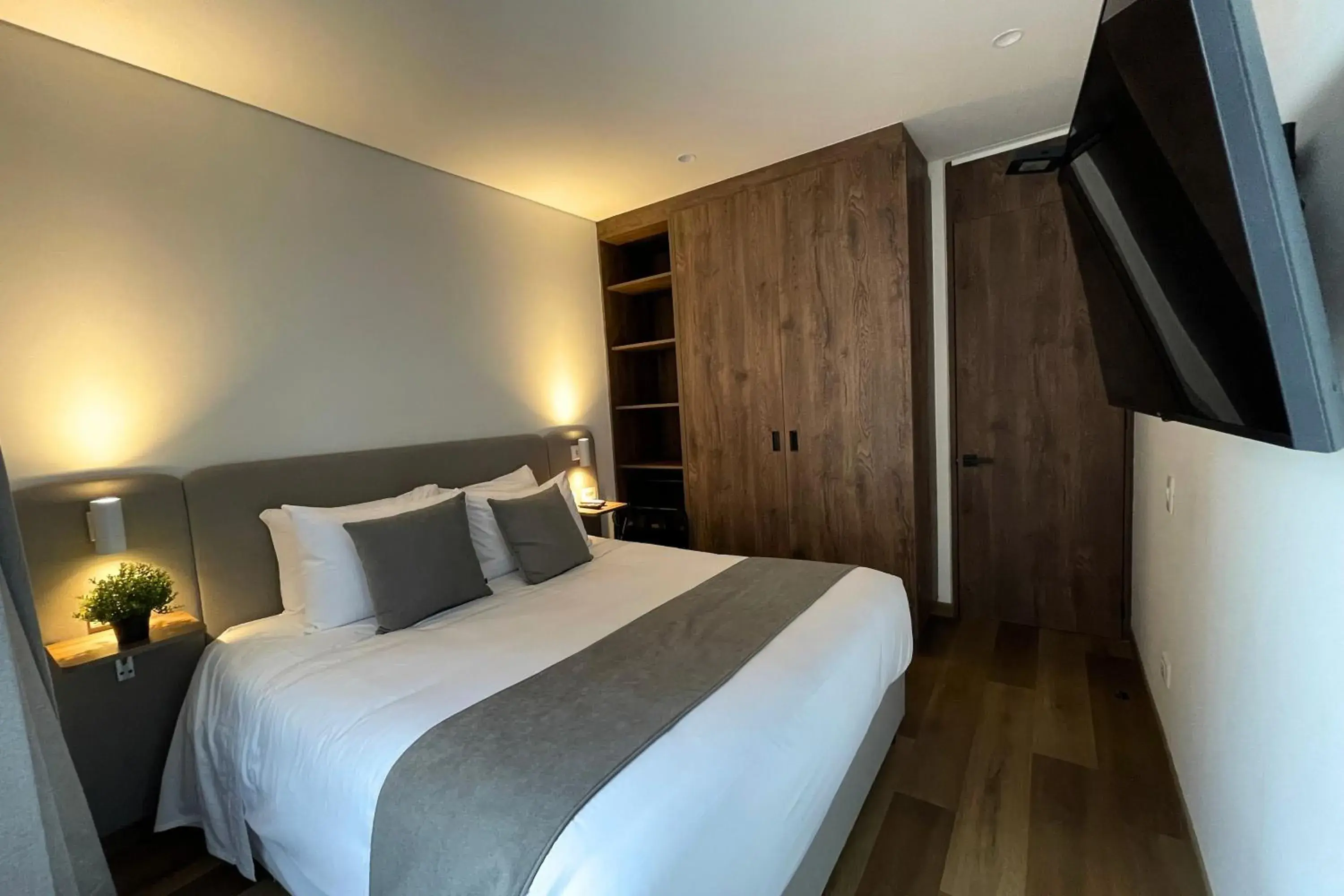 Executive Suite in VOU Suites by Avia Suites Executive Suite in VOU Suites by Avia Suites