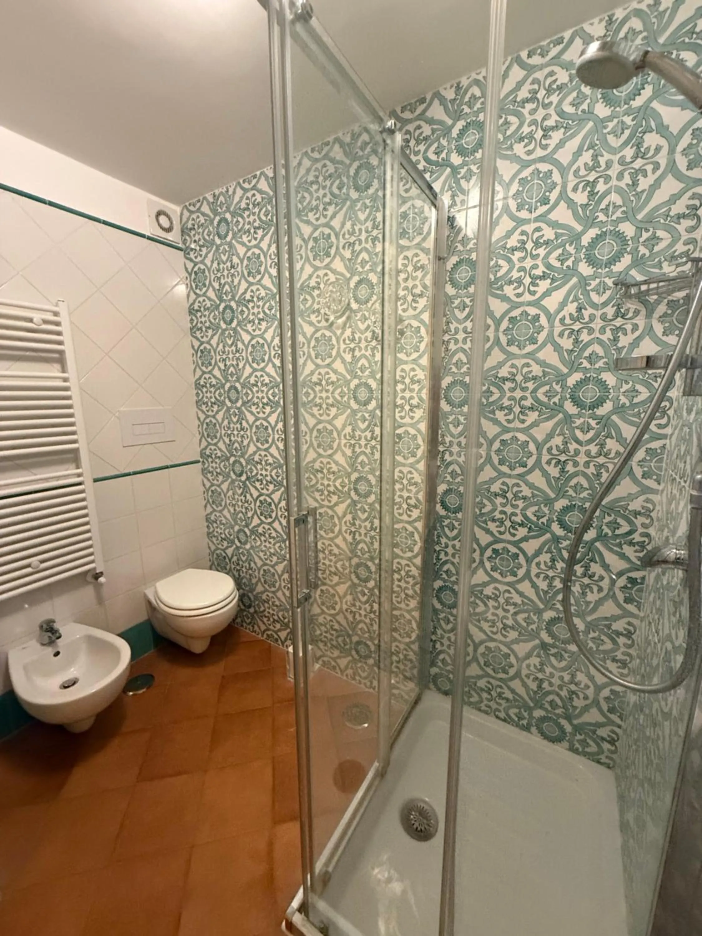 Shower in Palazzo Dogana Room&Suite