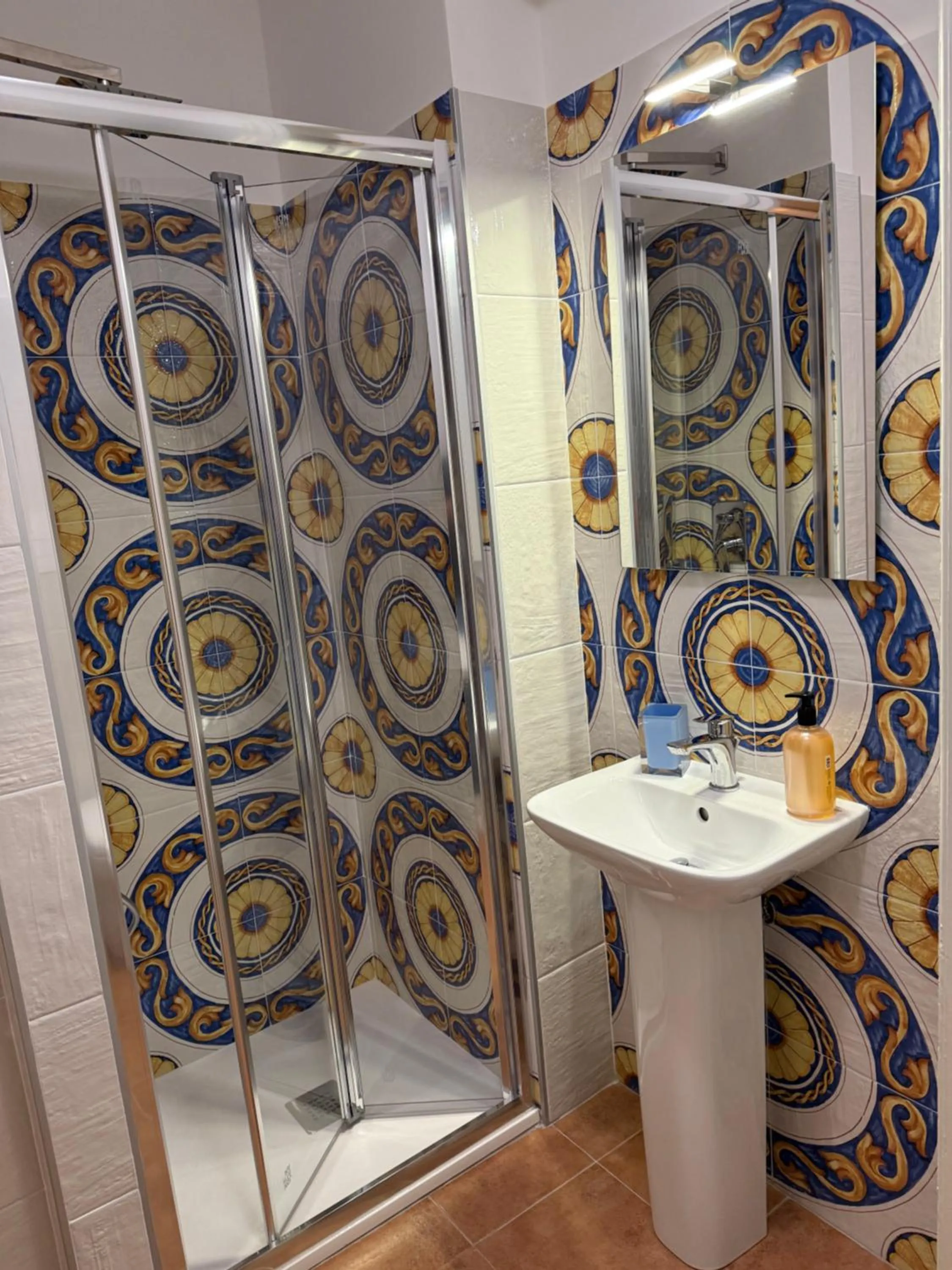 Shower in Palazzo Dogana Room&Suite