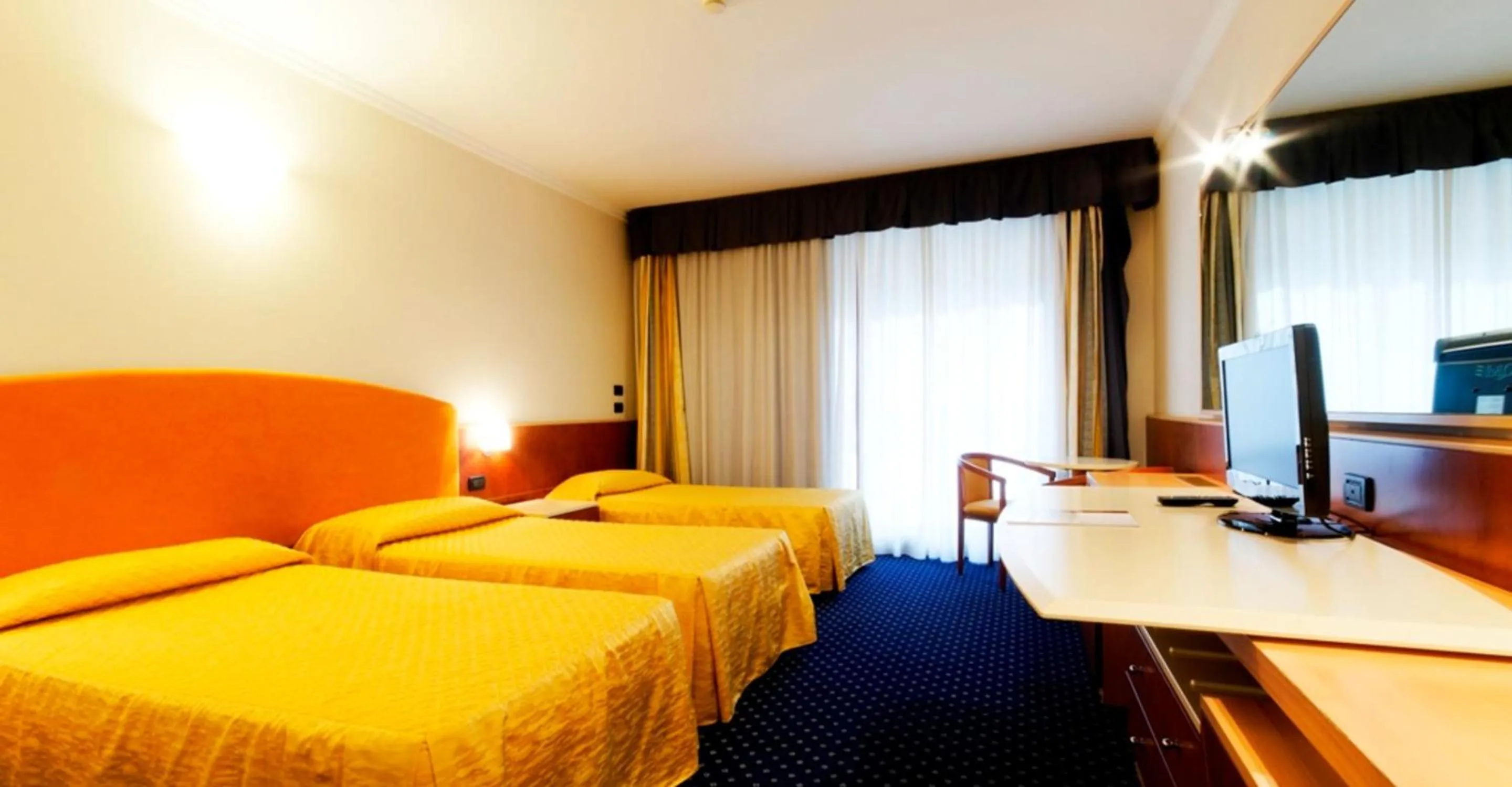 Photo of the whole room, Bed in Eurocongressi Hotel