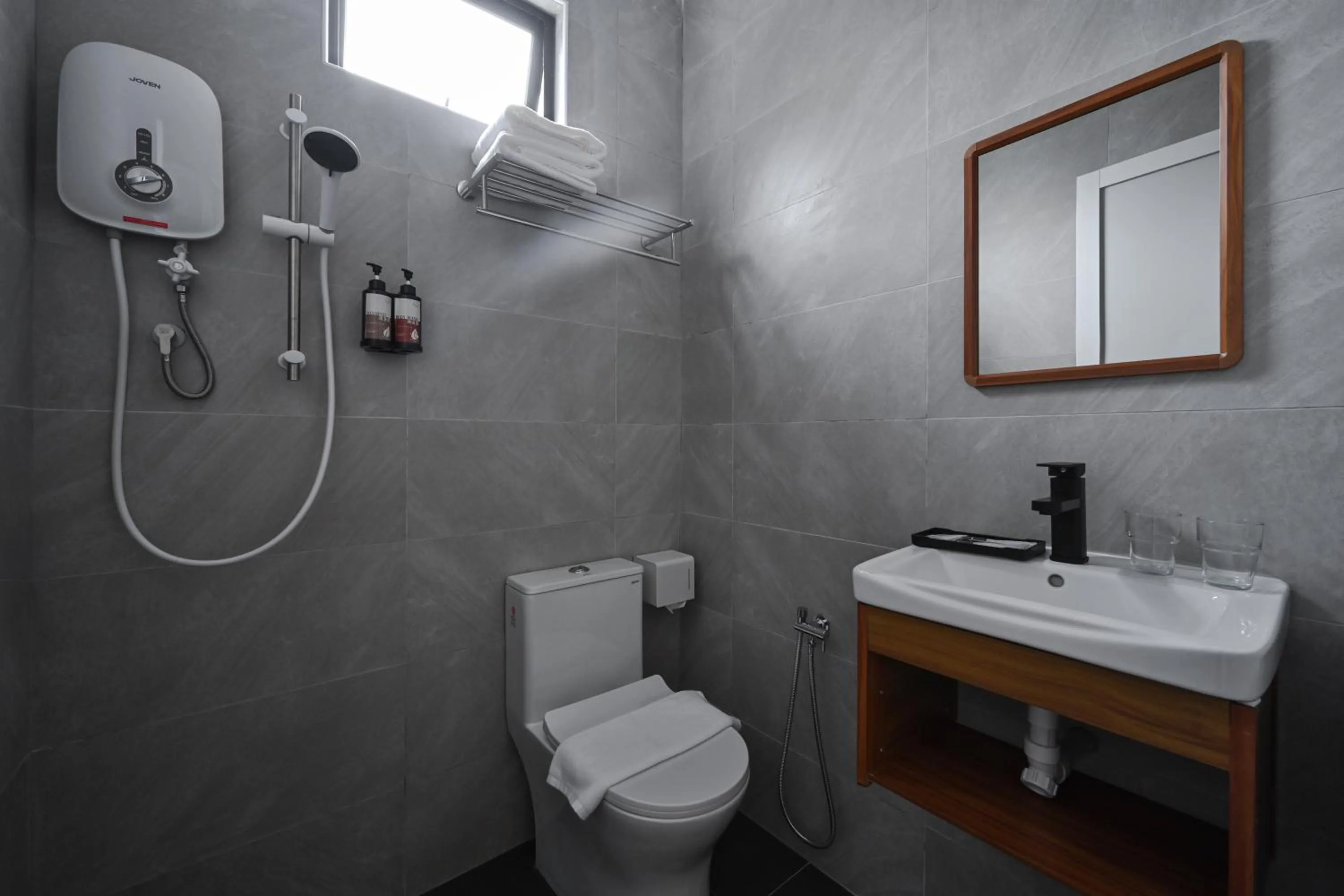 Shower in Simple Sanctuary Tanjung Tokong