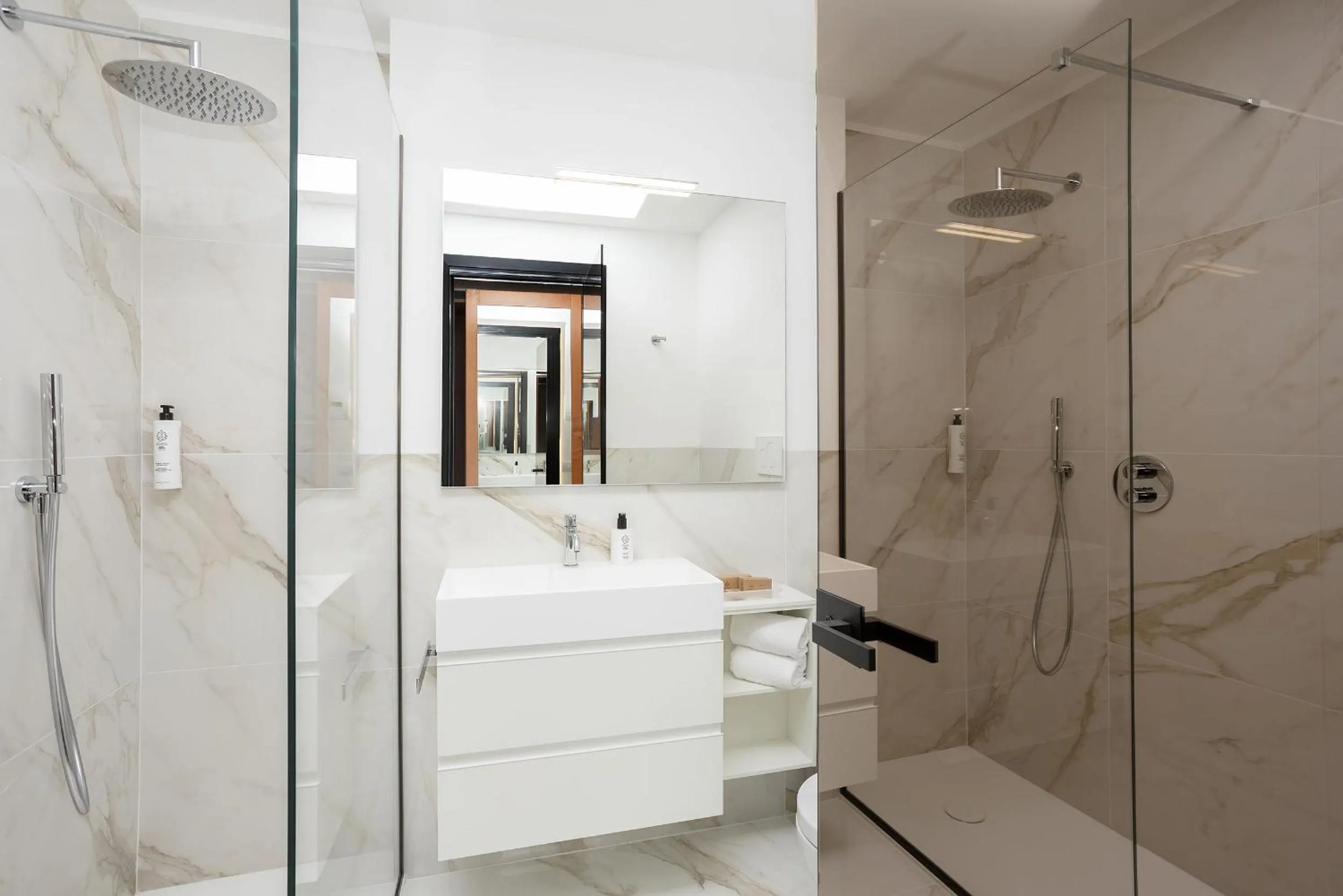 Bathroom in Primhotel