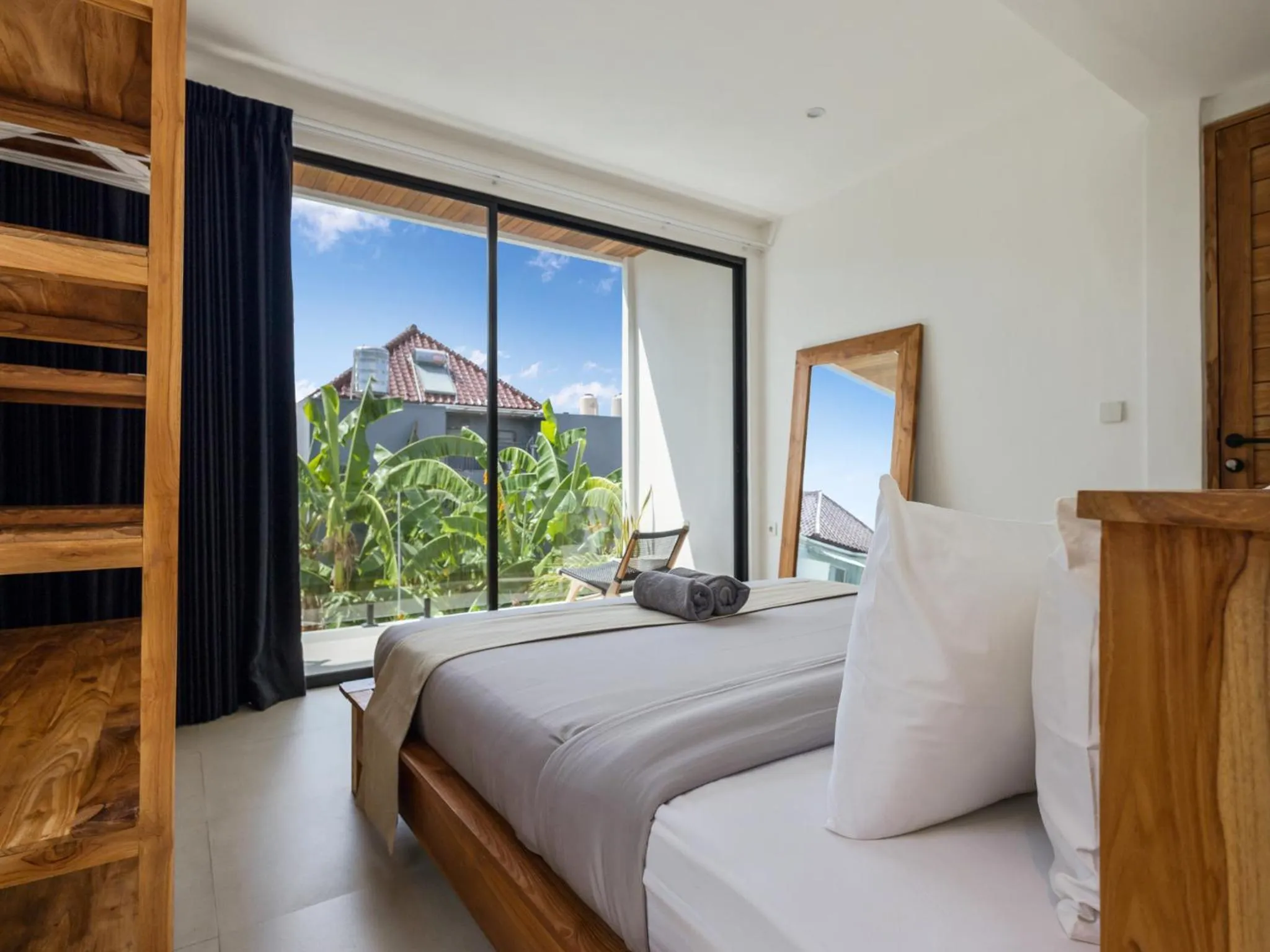 Bed in White Residence - Art & Boutique Villas