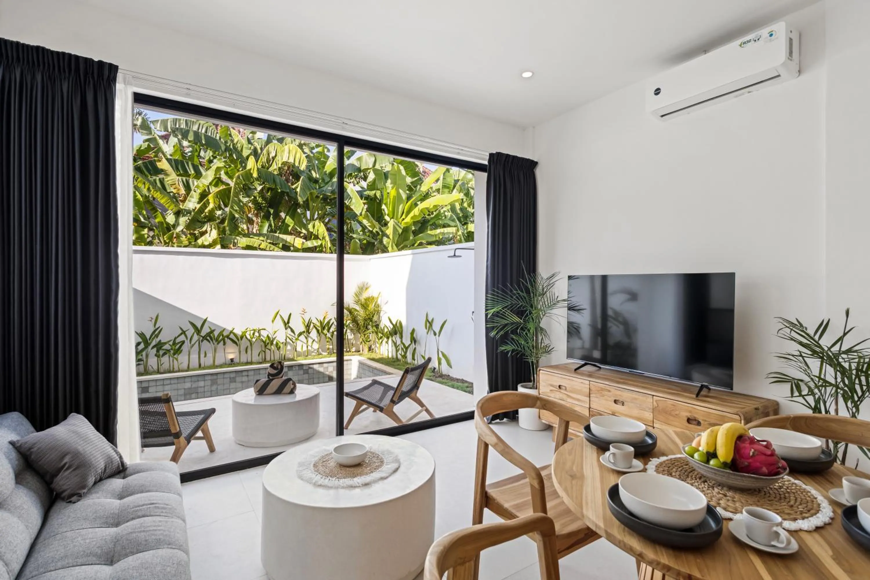 White Residence - Art & Boutique Villas