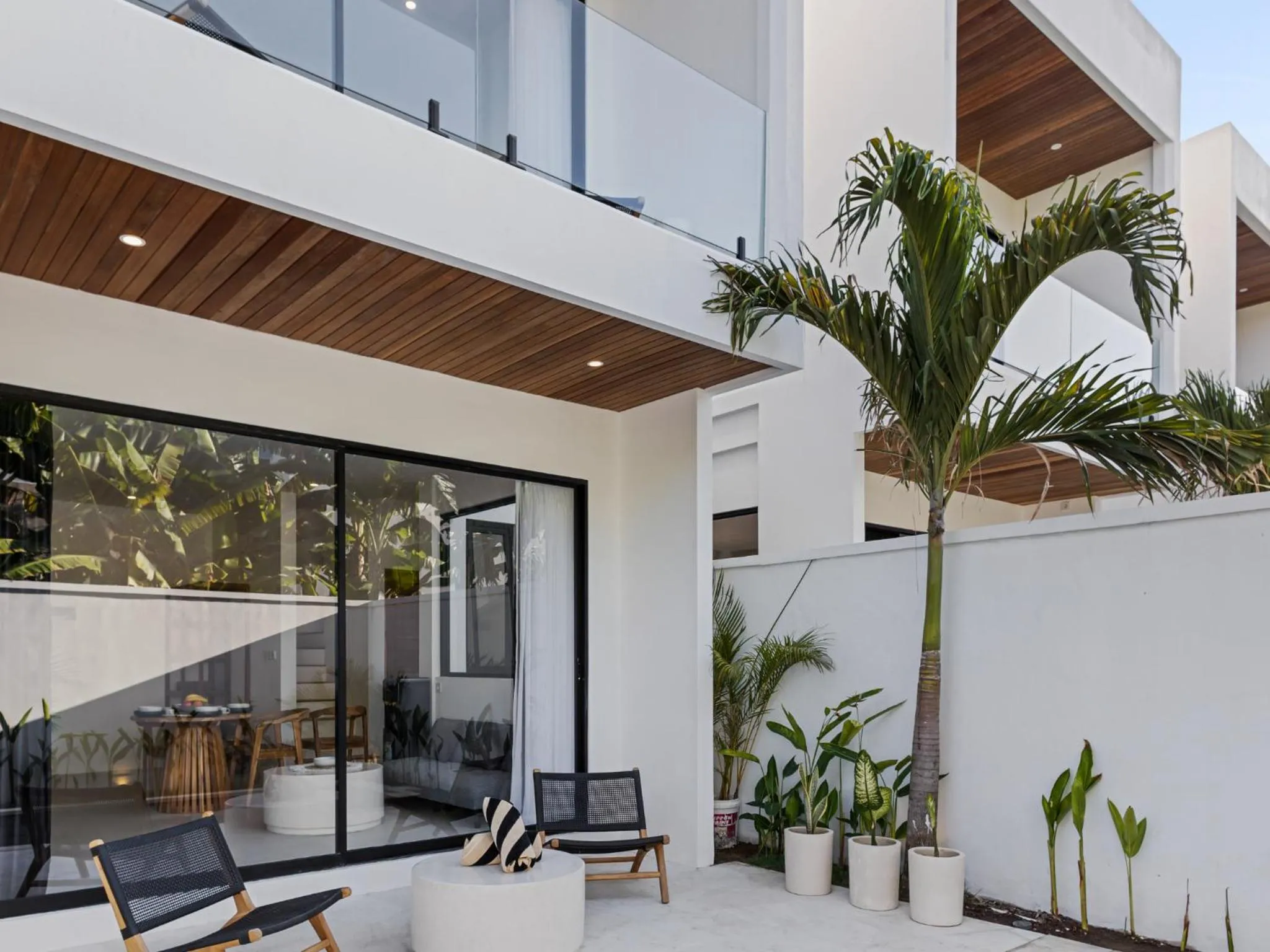 White Residence - Art & Boutique Villas