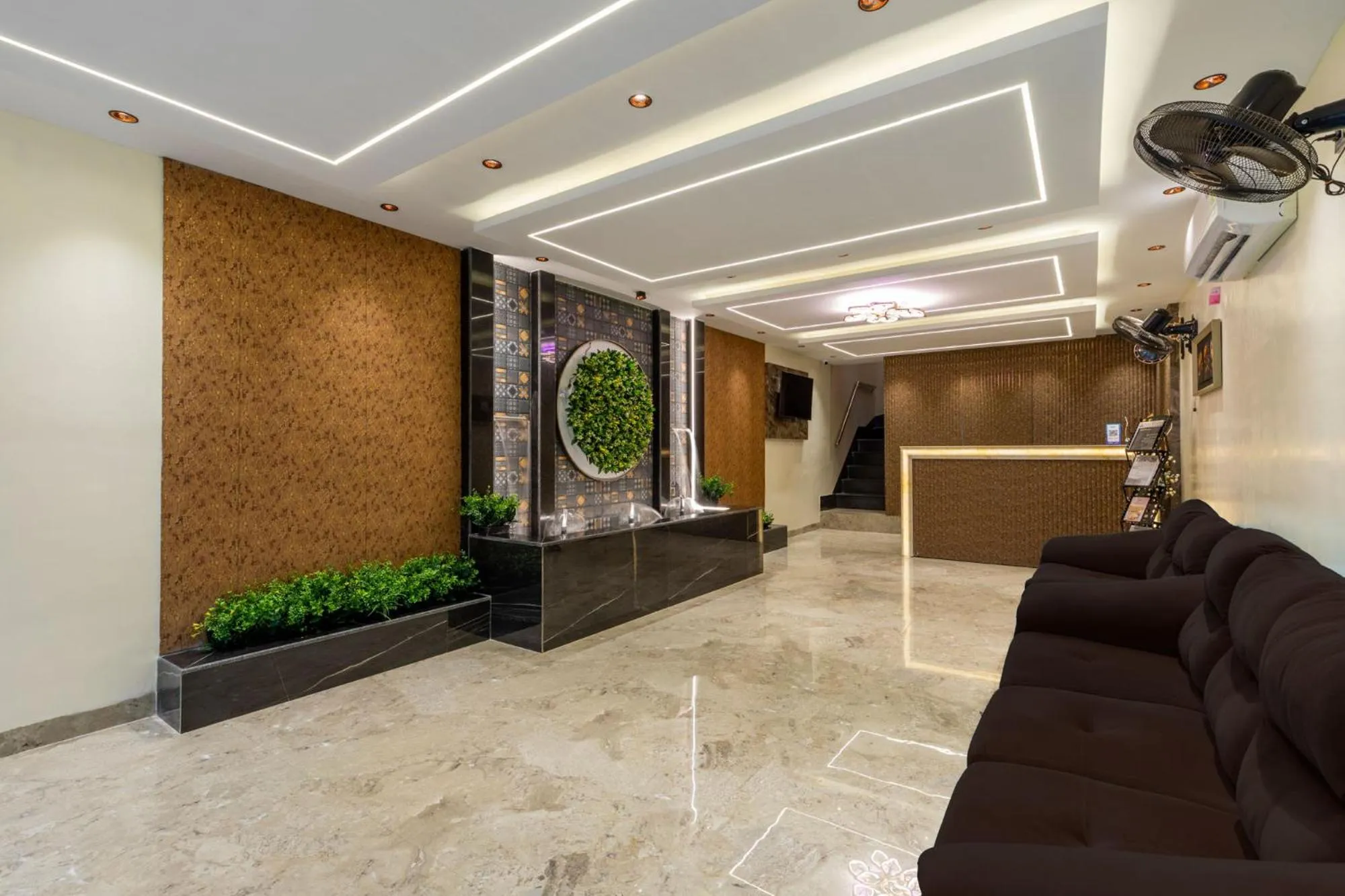 Facade/entrance in Hotel Zara International