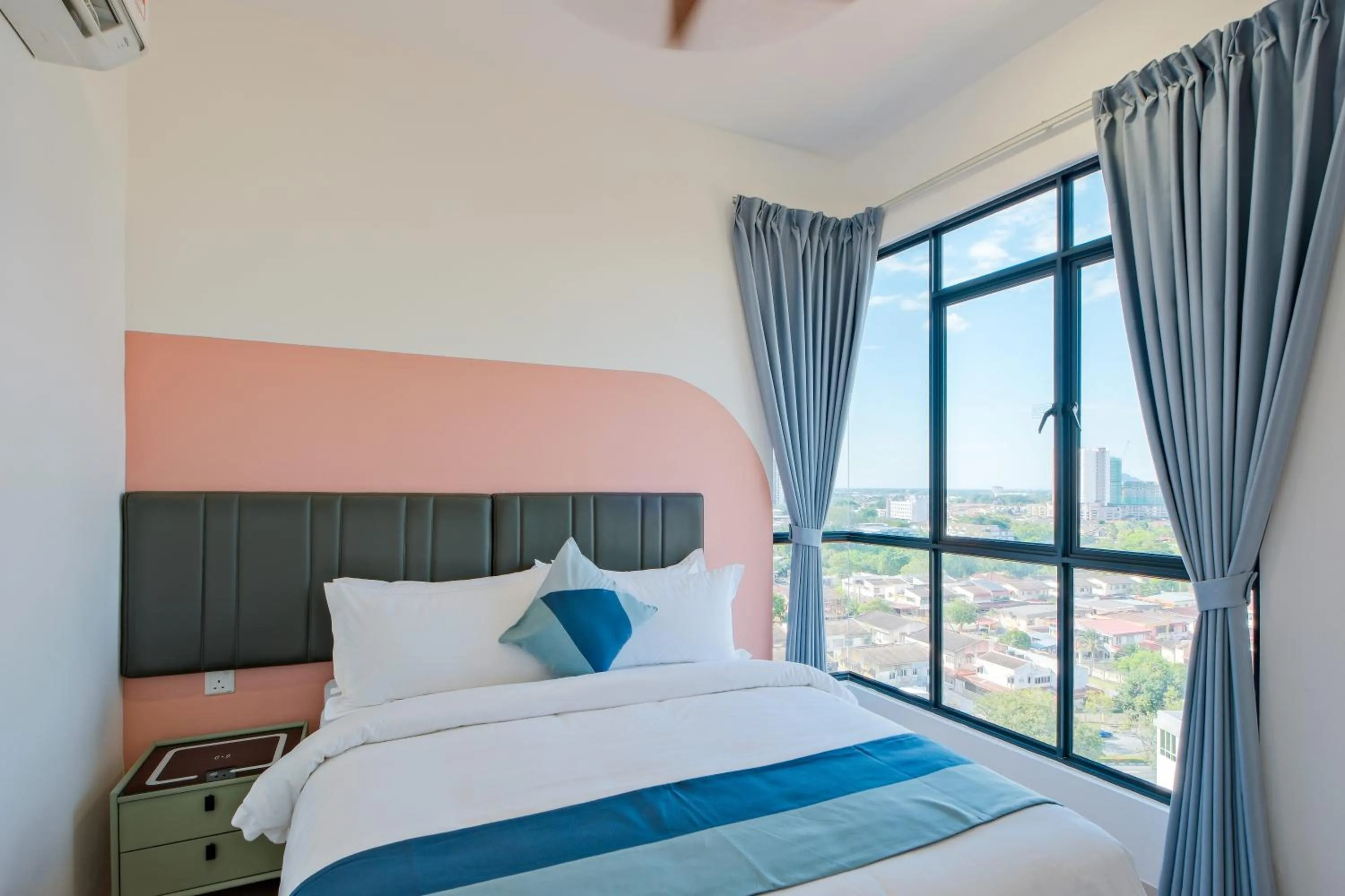 Bedroom, Bed in G Residence Sky Suite