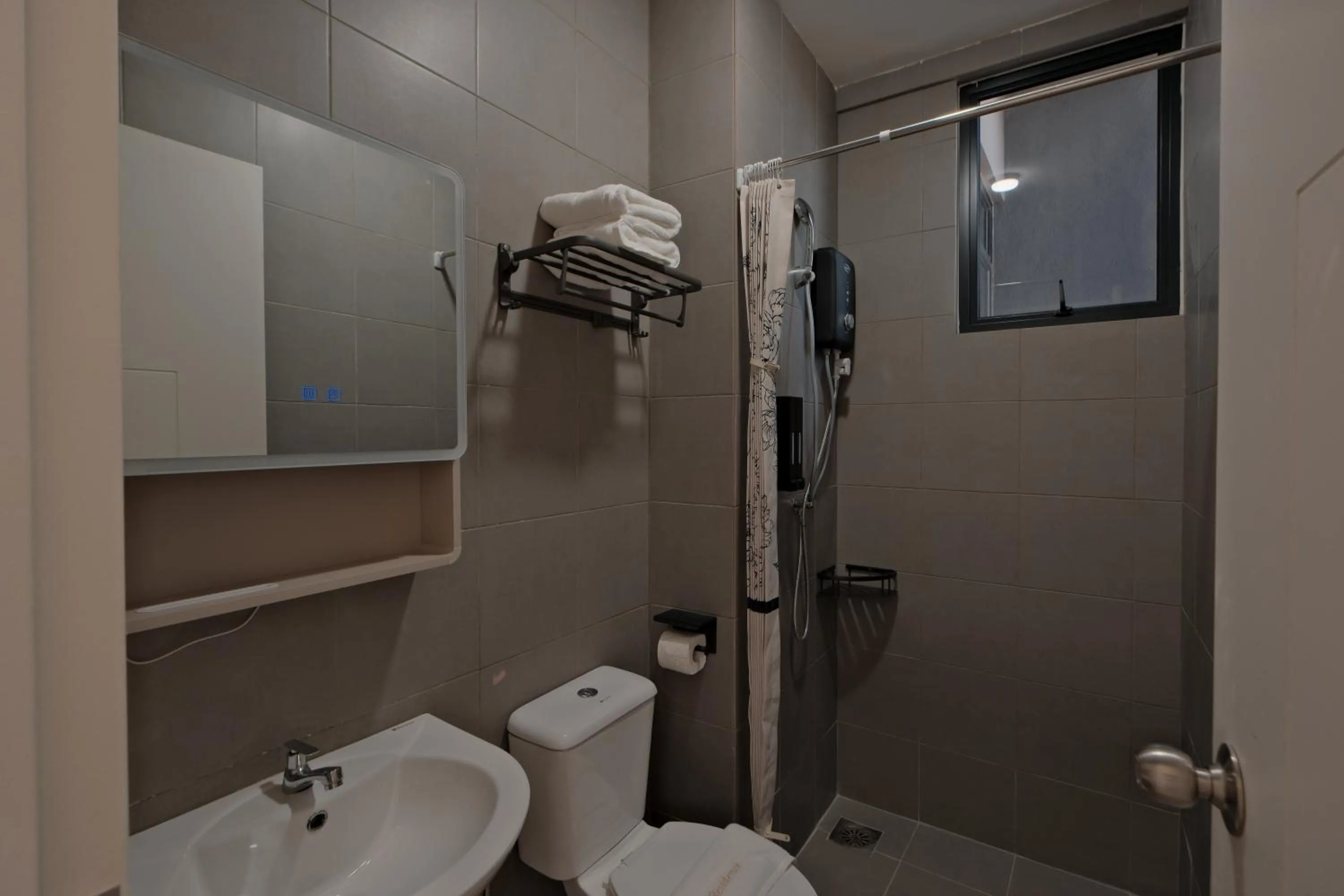 Shower in G Residence Sky Suite