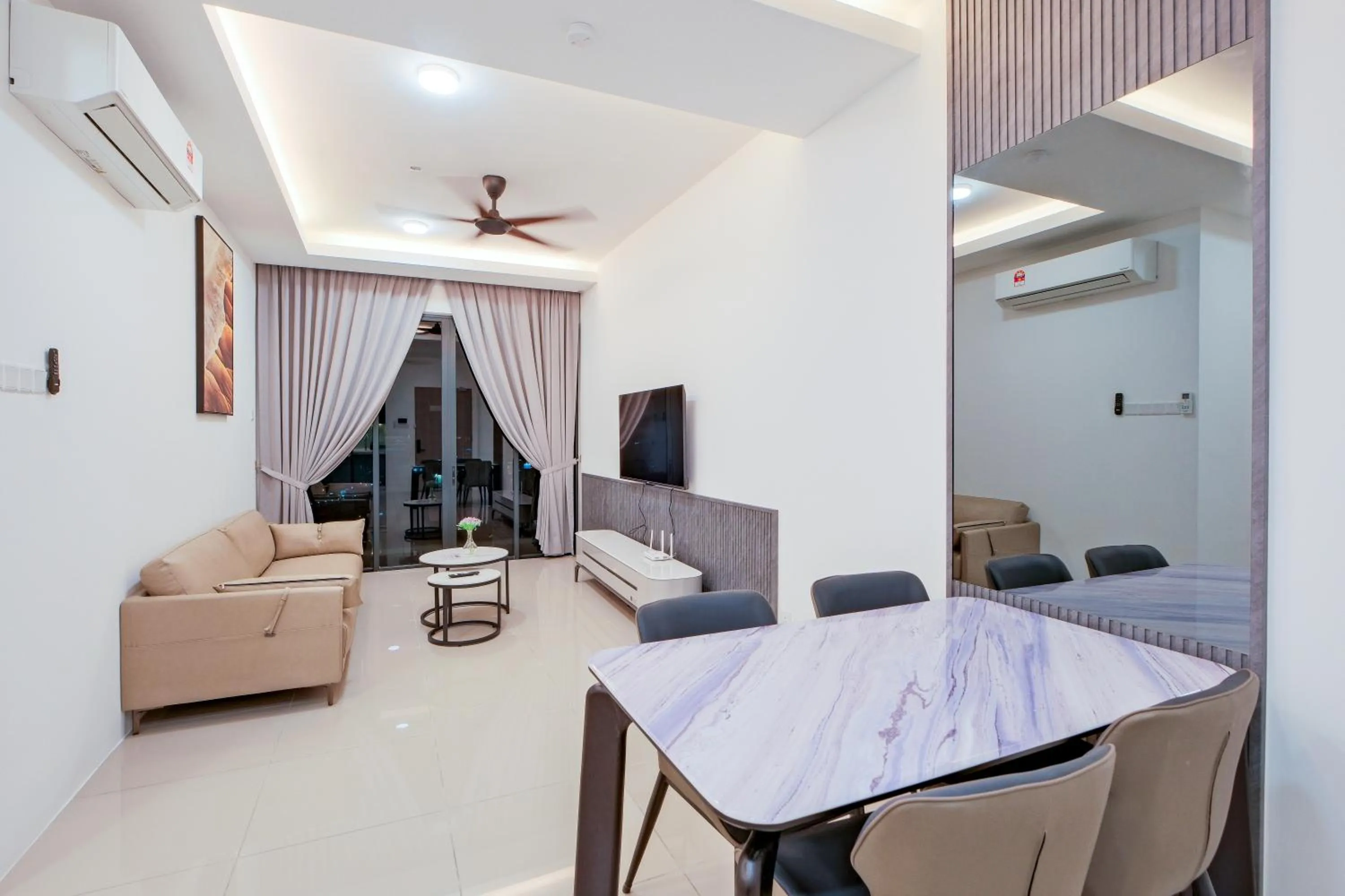 TV and multimedia in G Residence Sky Suite