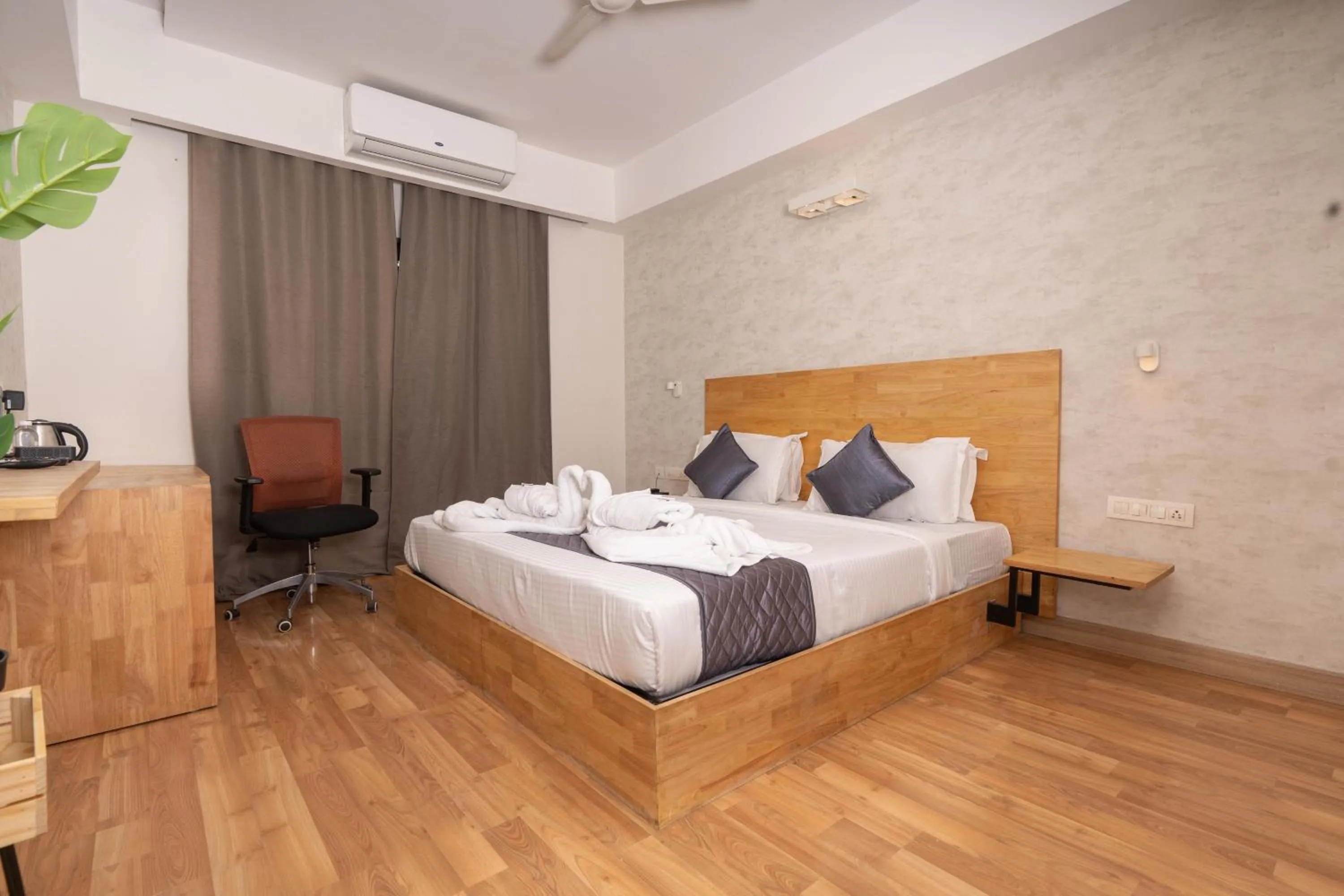 Bed in Casa Hotel, Jubilee Hills