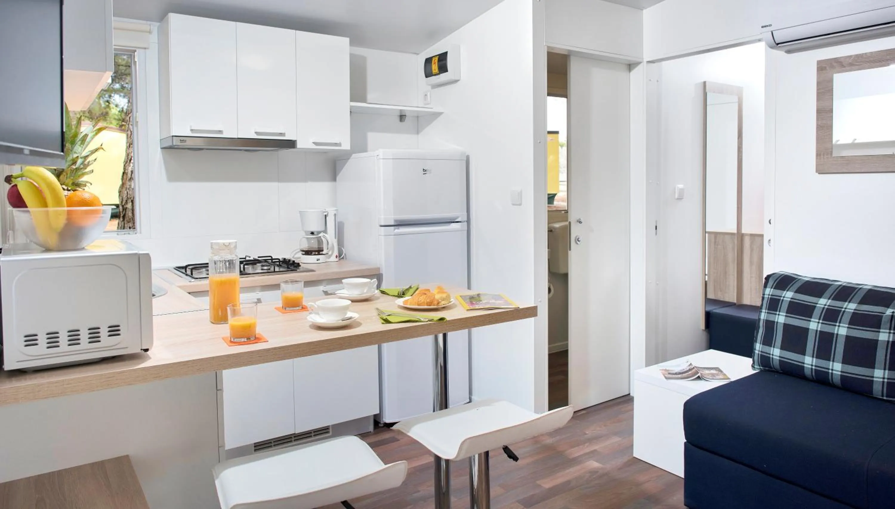 Dining area in Mobile Homes Camp Pineta - Adriatic Kampovi