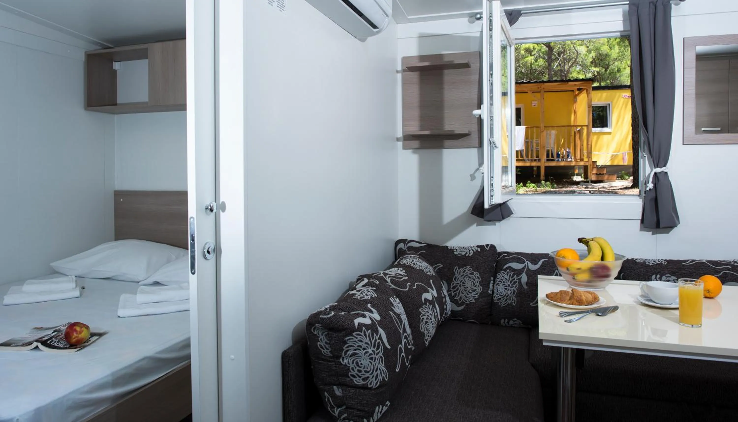 Food and drinks, Bed in Mobile Homes Camp Pineta - Adriatic Kampovi