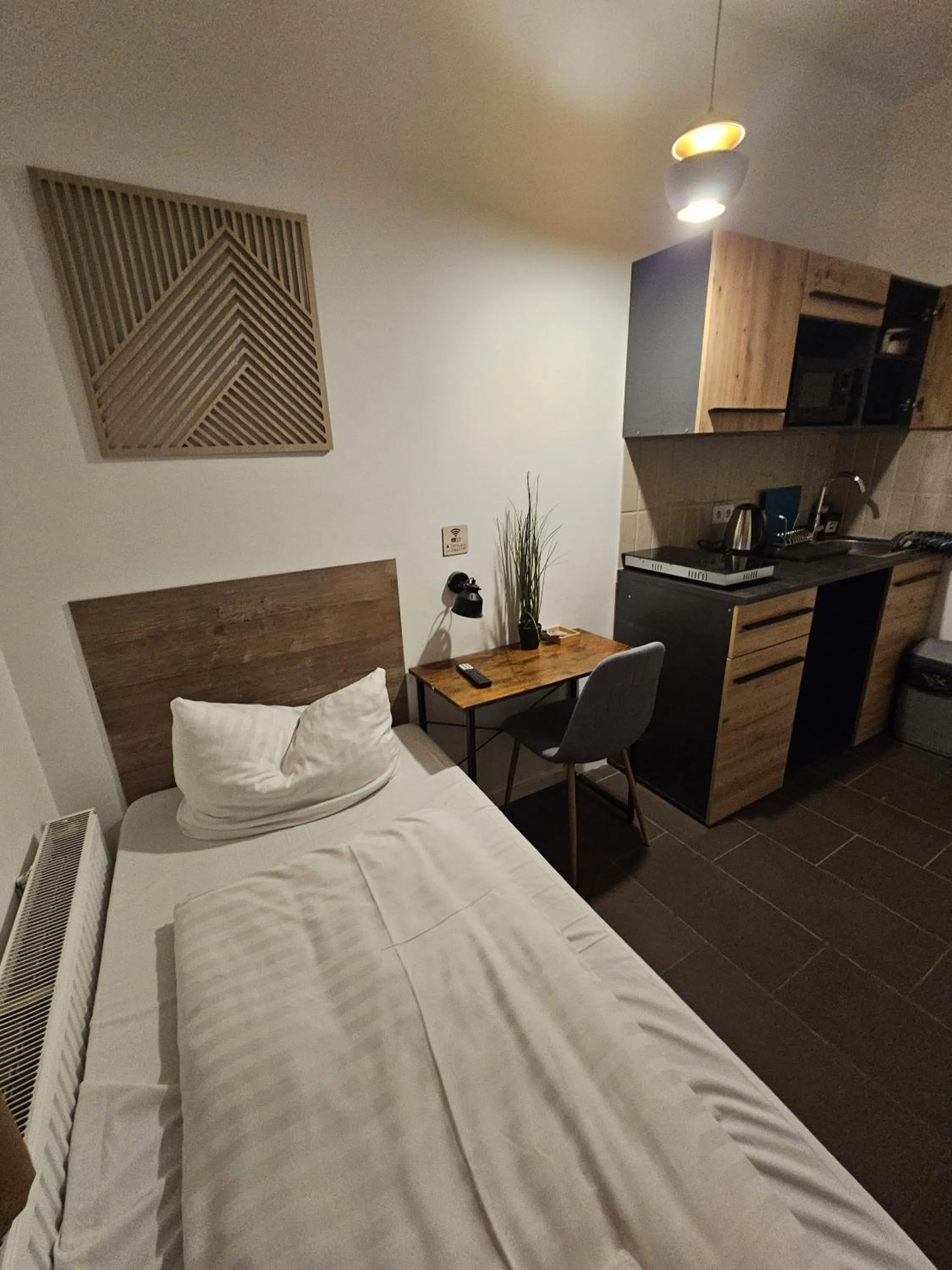 Bed in ApartHotel Slumber 24h Self Check in