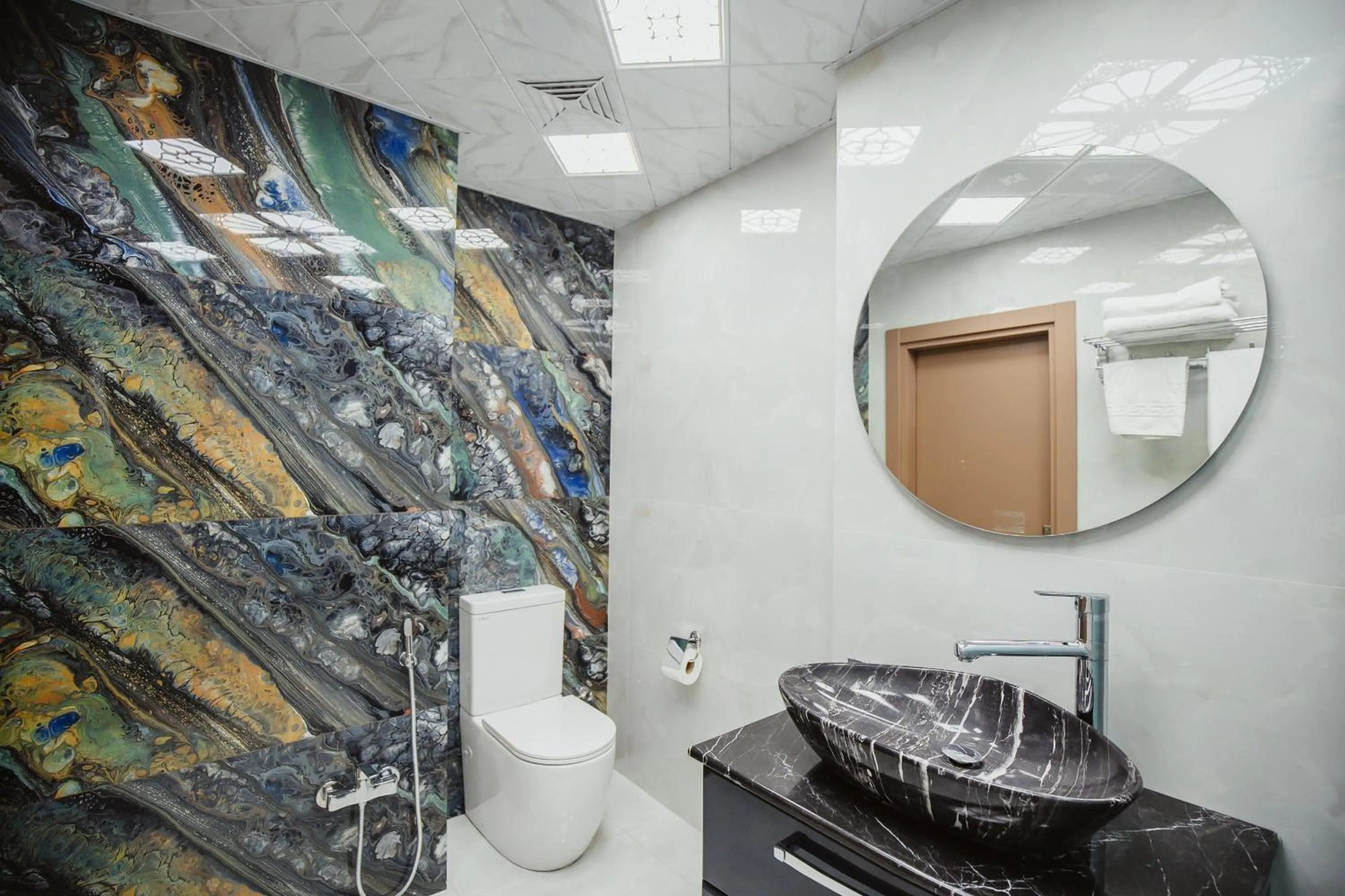 Bathroom in Alison Boulevard Hotel