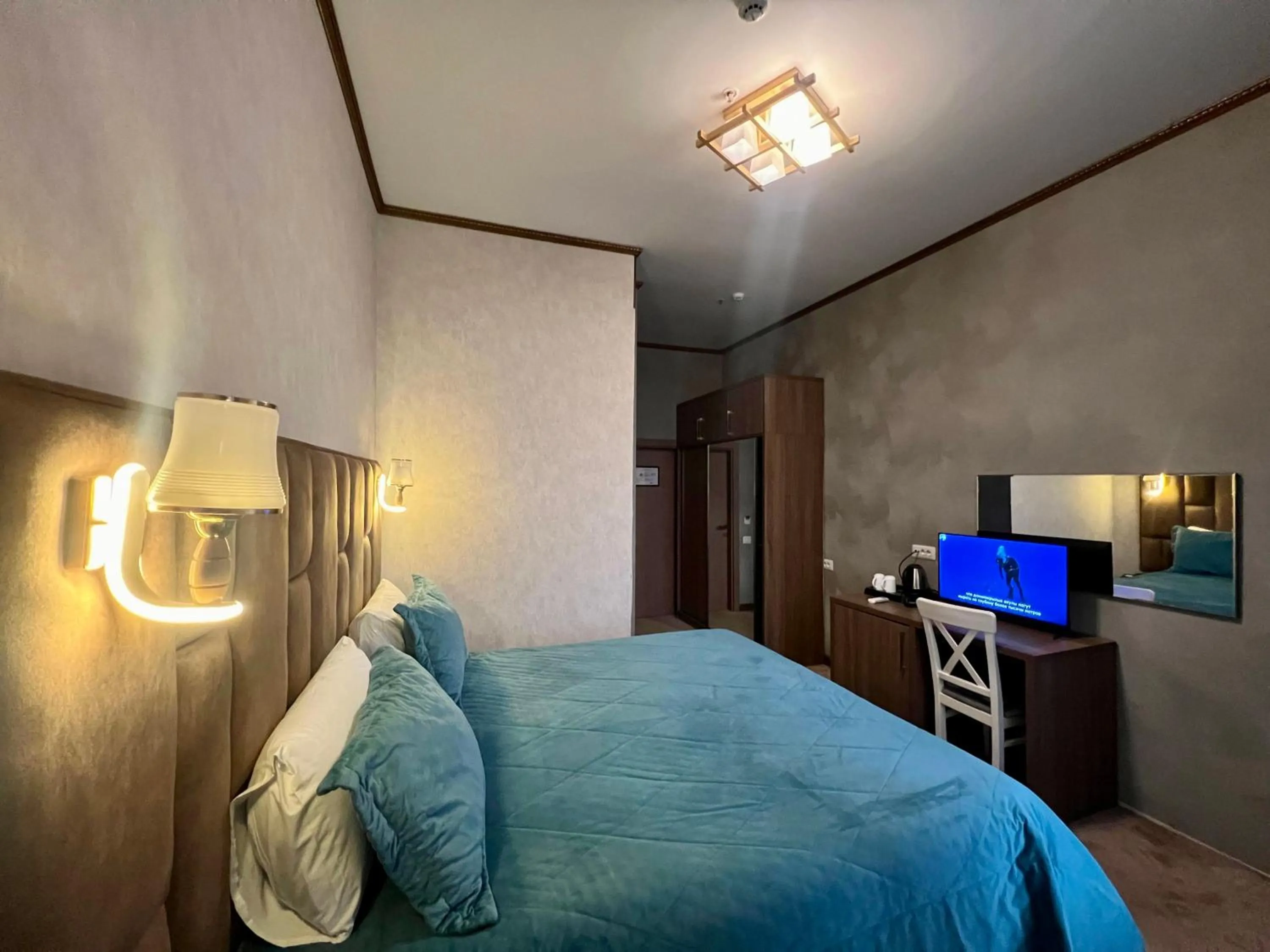 Bedroom, Bed in Alison Boulevard Hotel