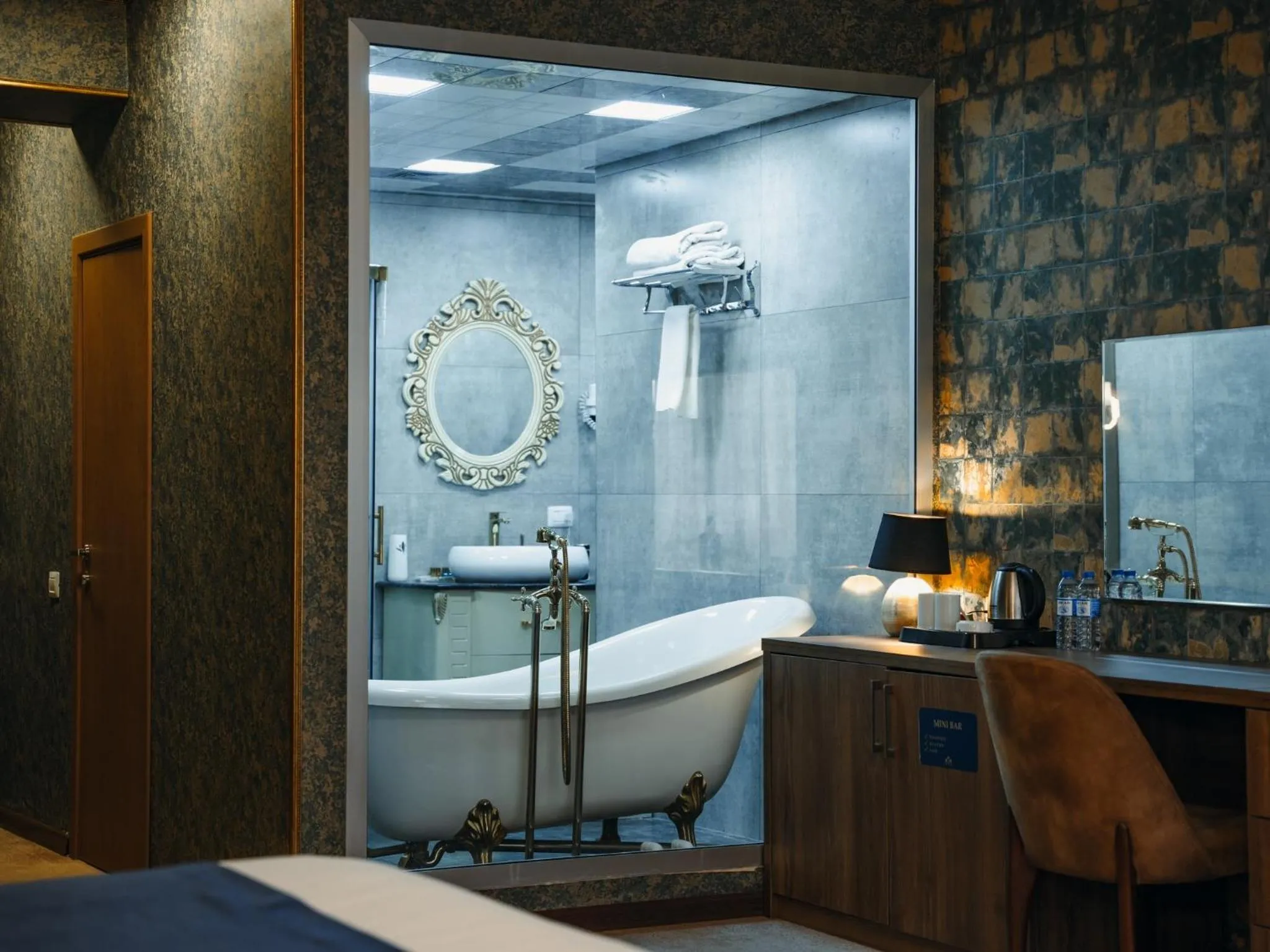 Bathroom in Alison Boulevard Hotel