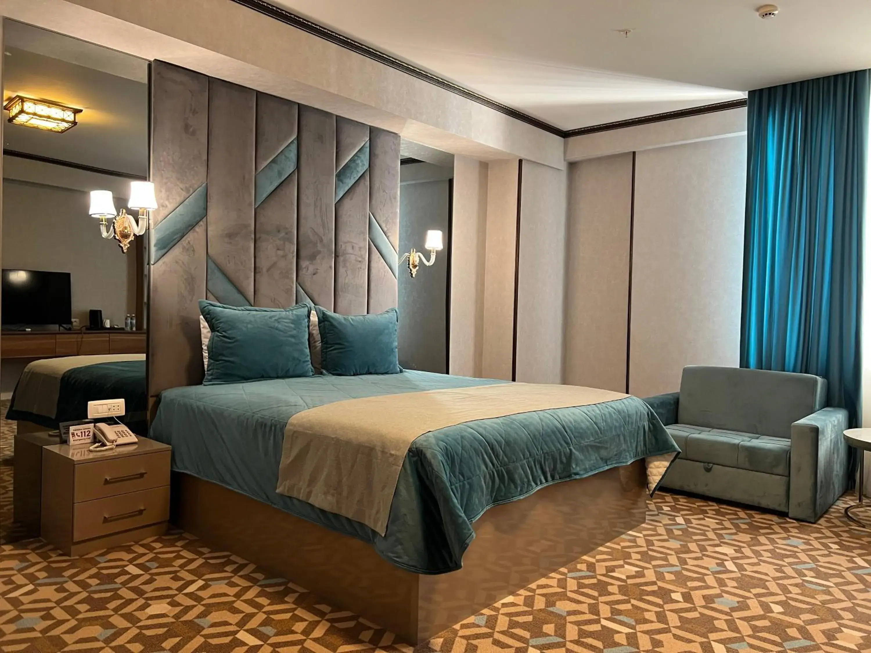 Executive Suite - single occupancy in Alison Boulevard Hotel Executive Suite - single occupancy in Alison Boulevard Hotel