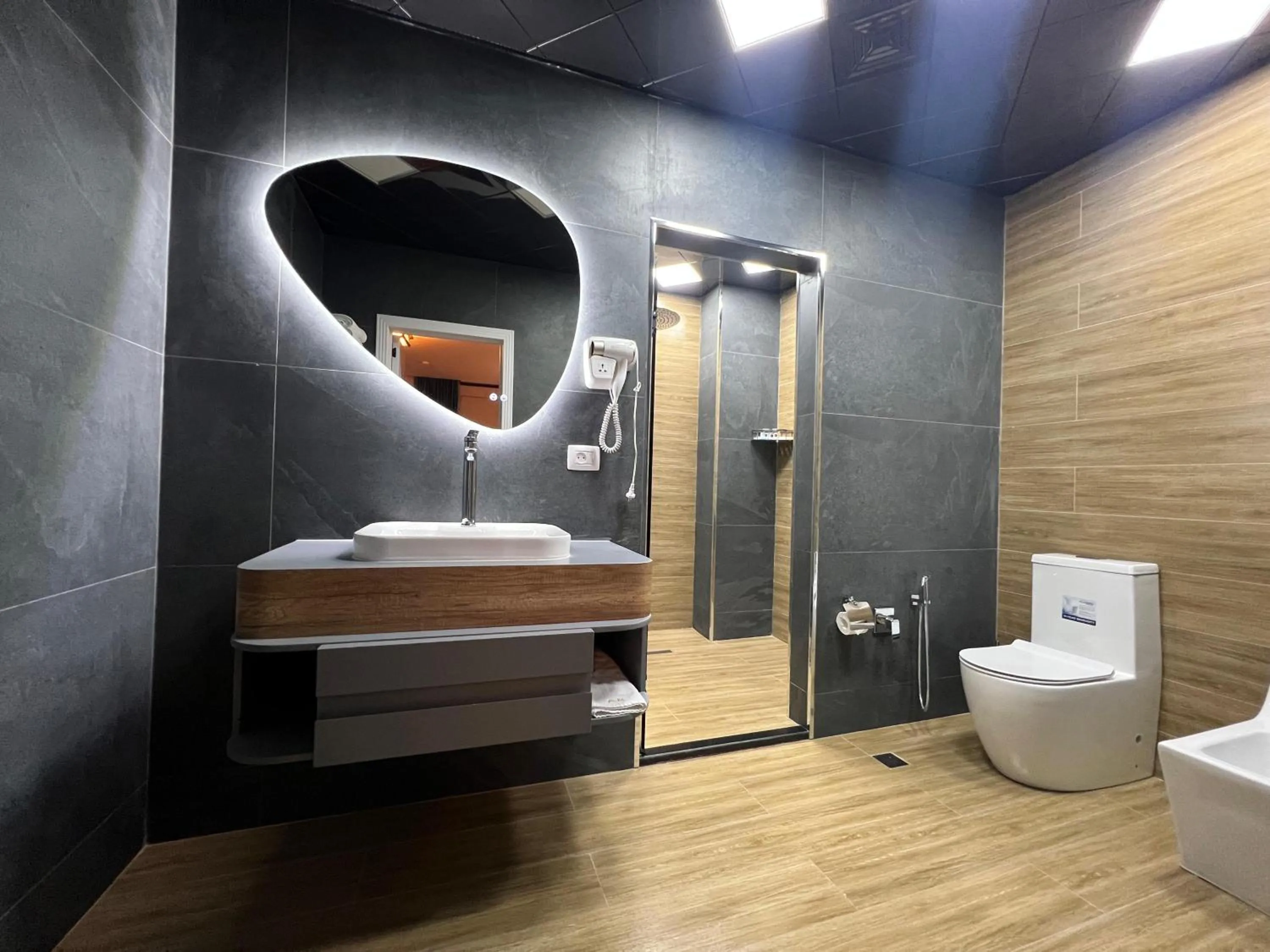 Bathroom in Alison Boulevard Hotel