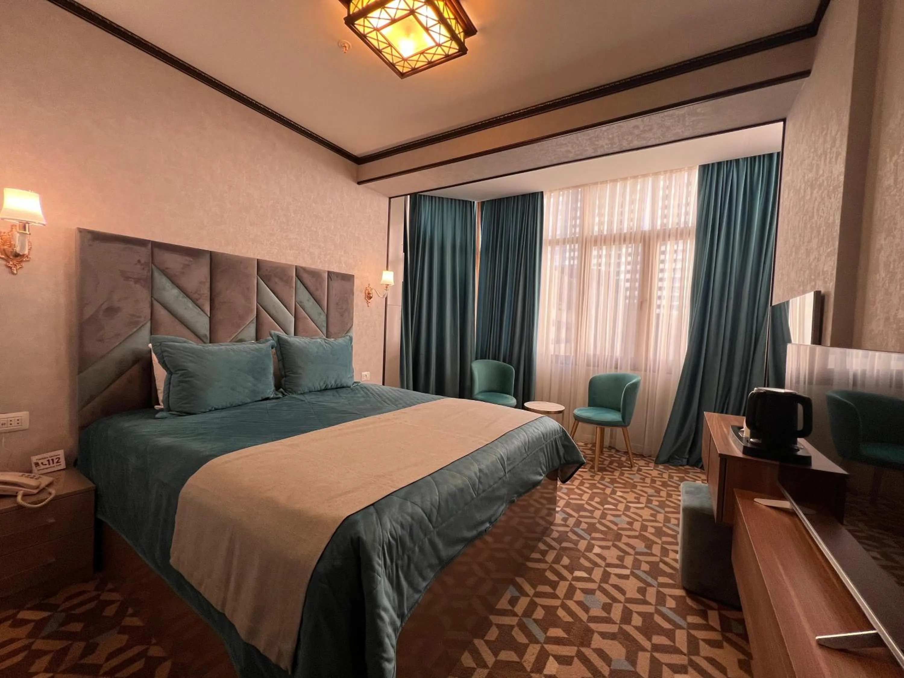Bedroom, Bed in Alison Boulevard Hotel