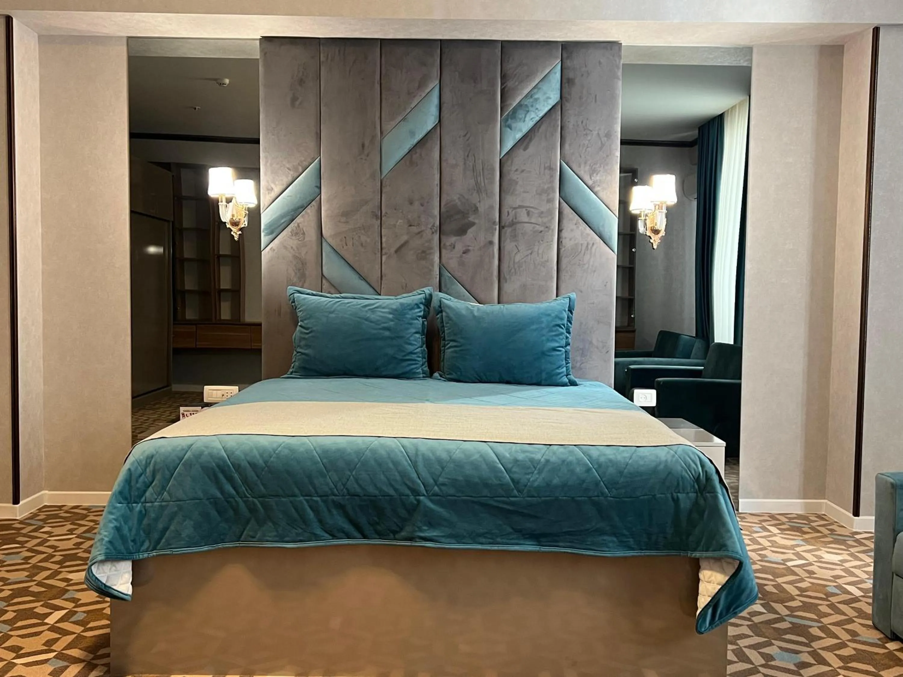 Bed in Alison Boulevard Hotel