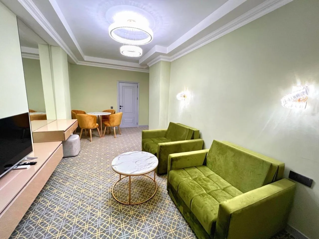 Living room in Alison Boulevard Hotel