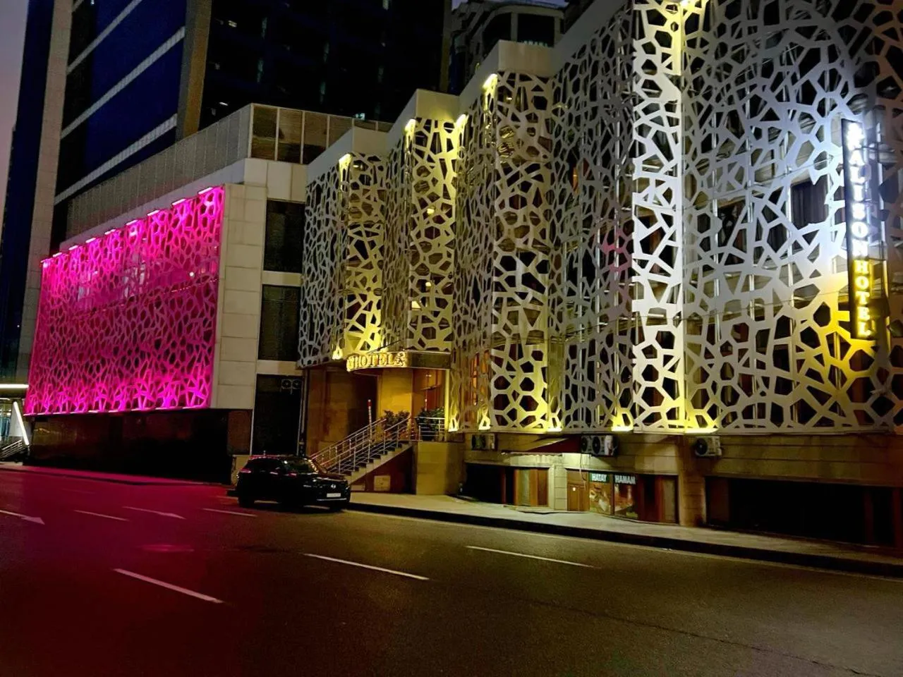 Facade/entrance in Alison Boulevard Hotel