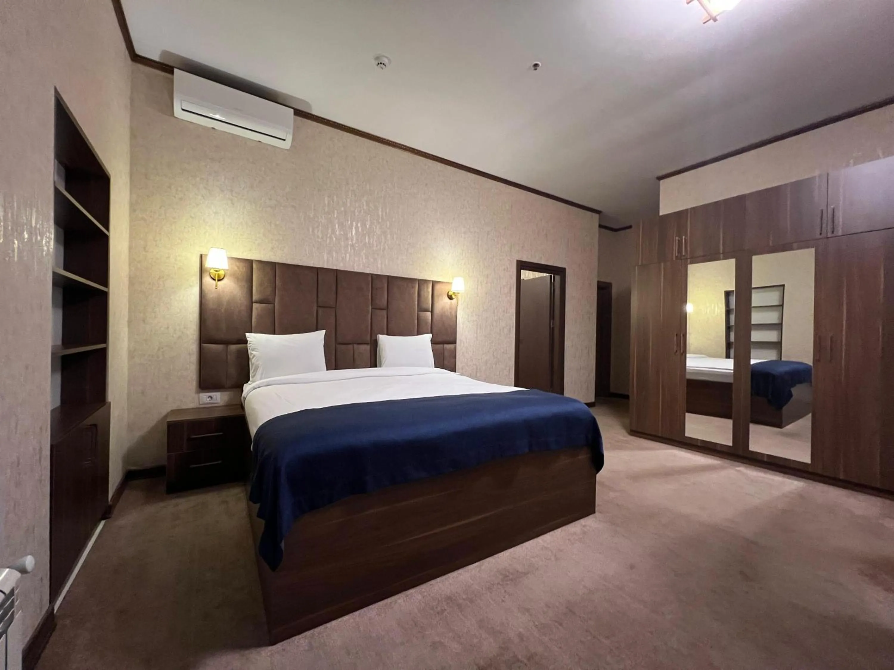 Bed in Alison Boulevard Hotel