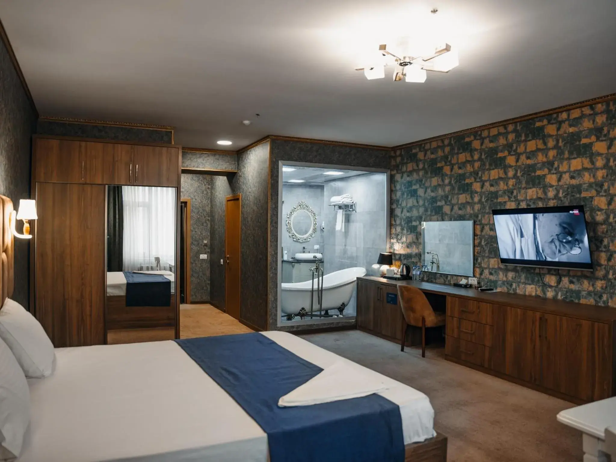 King Suite - single occupancy in Alison Boulevard Hotel King Suite - single occupancy in Alison Boulevard Hotel