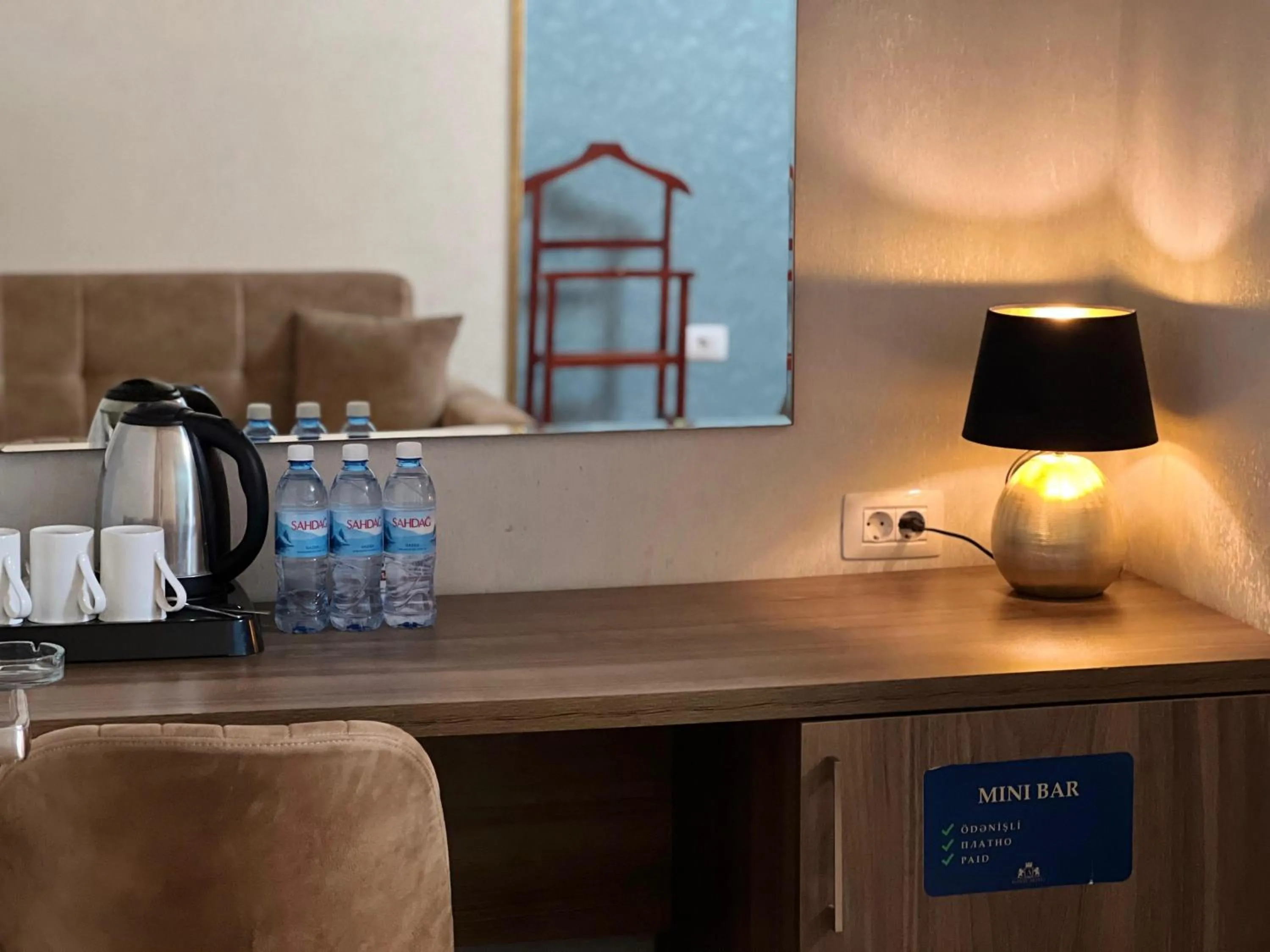 Coffee/tea facilities in Alison Boulevard Hotel