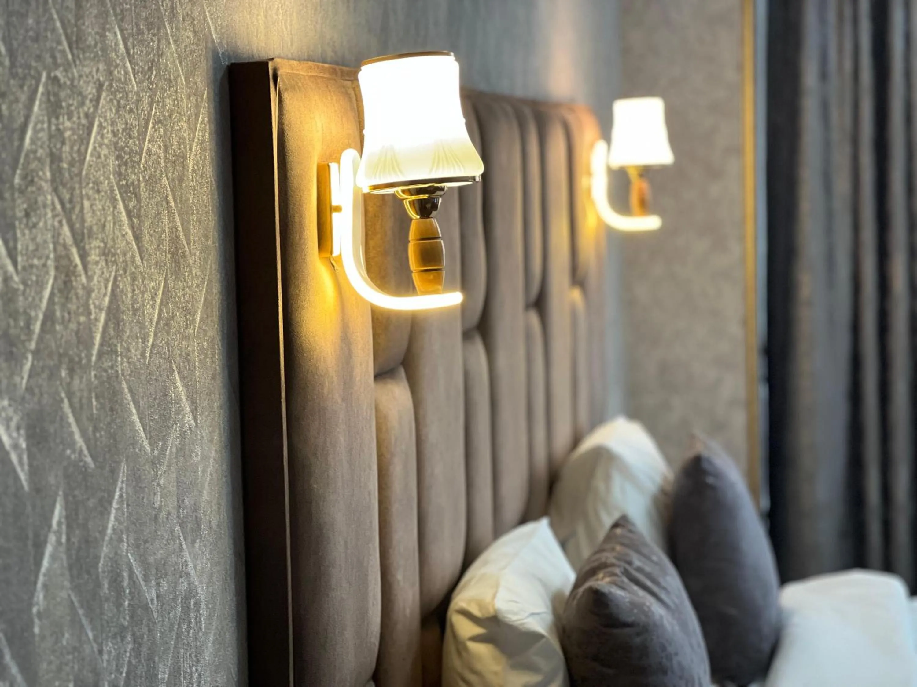Decorative detail in Alison Boulevard Hotel