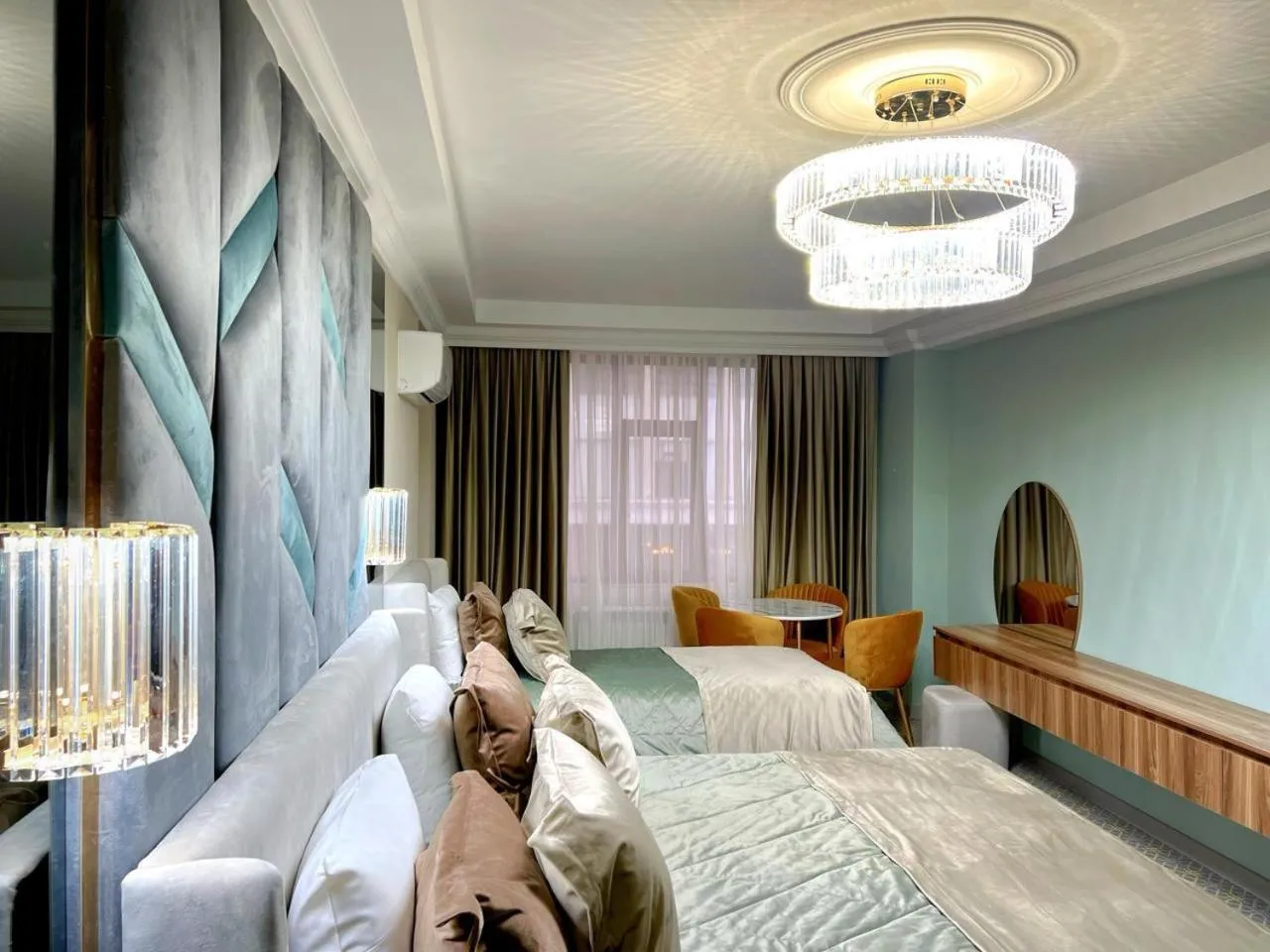 Bedroom, Bed in Alison Boulevard Hotel