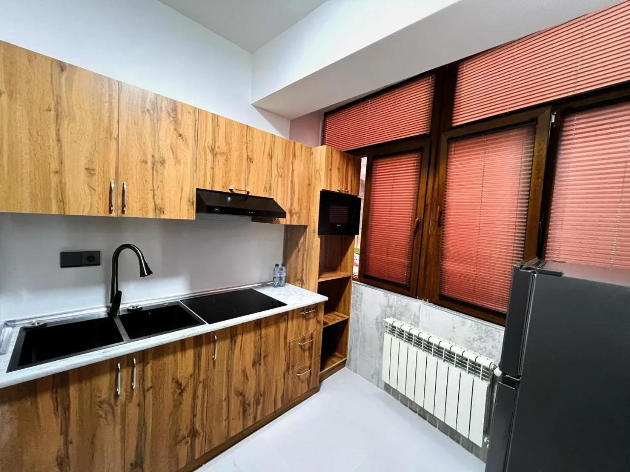 kitchen in Alison Boulevard Hotel