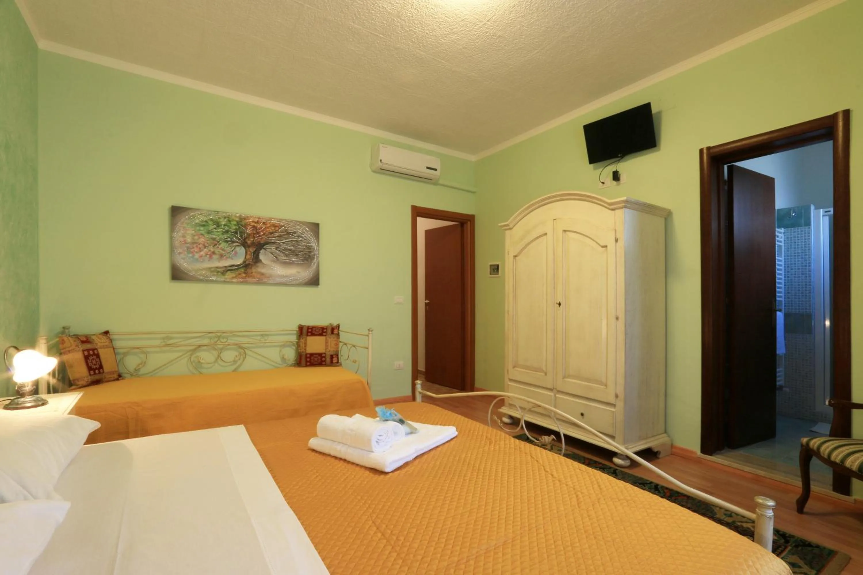 Bedroom, Bed in B&B La Villa