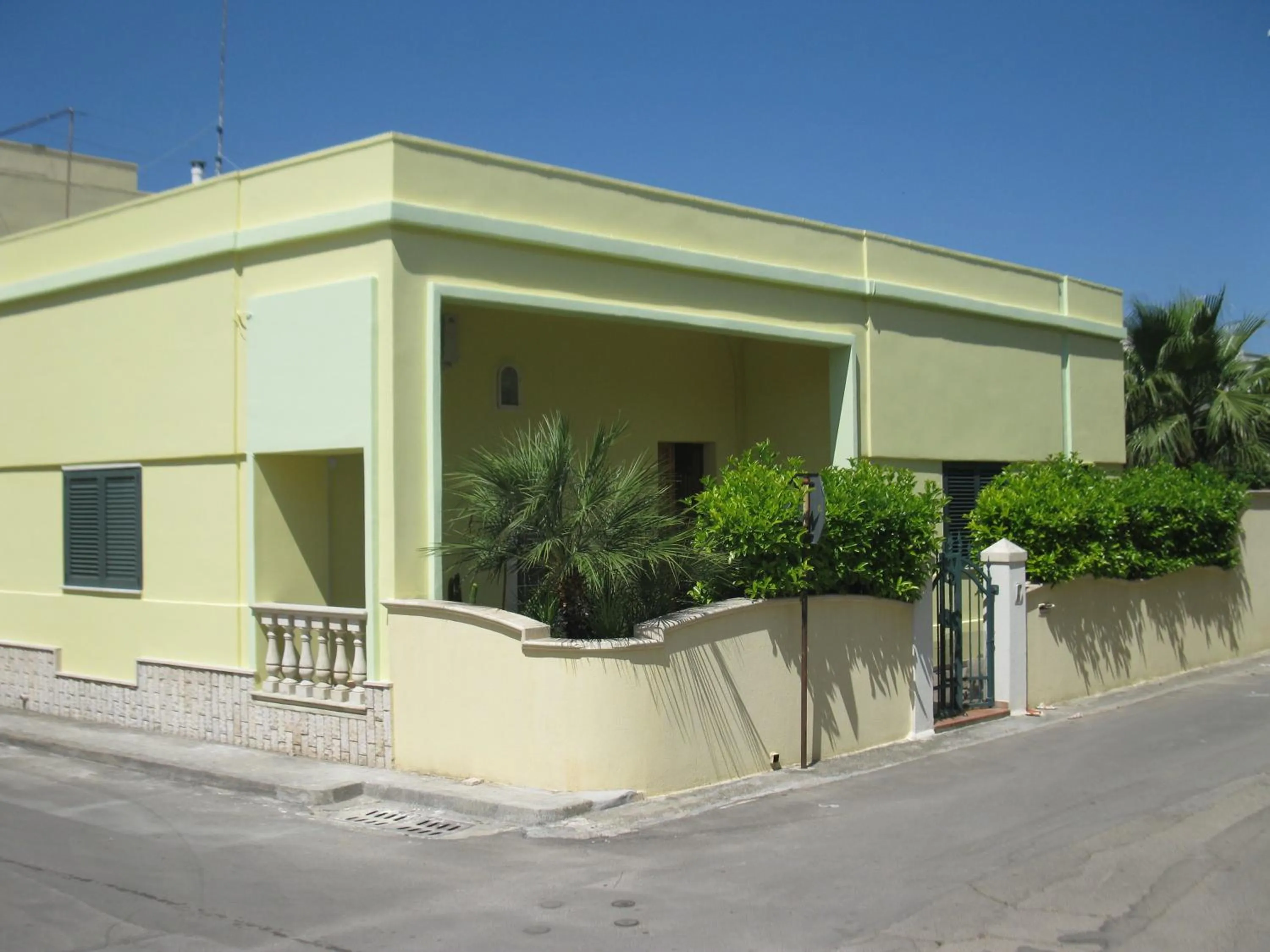 Facade/entrance in B&B La Villa