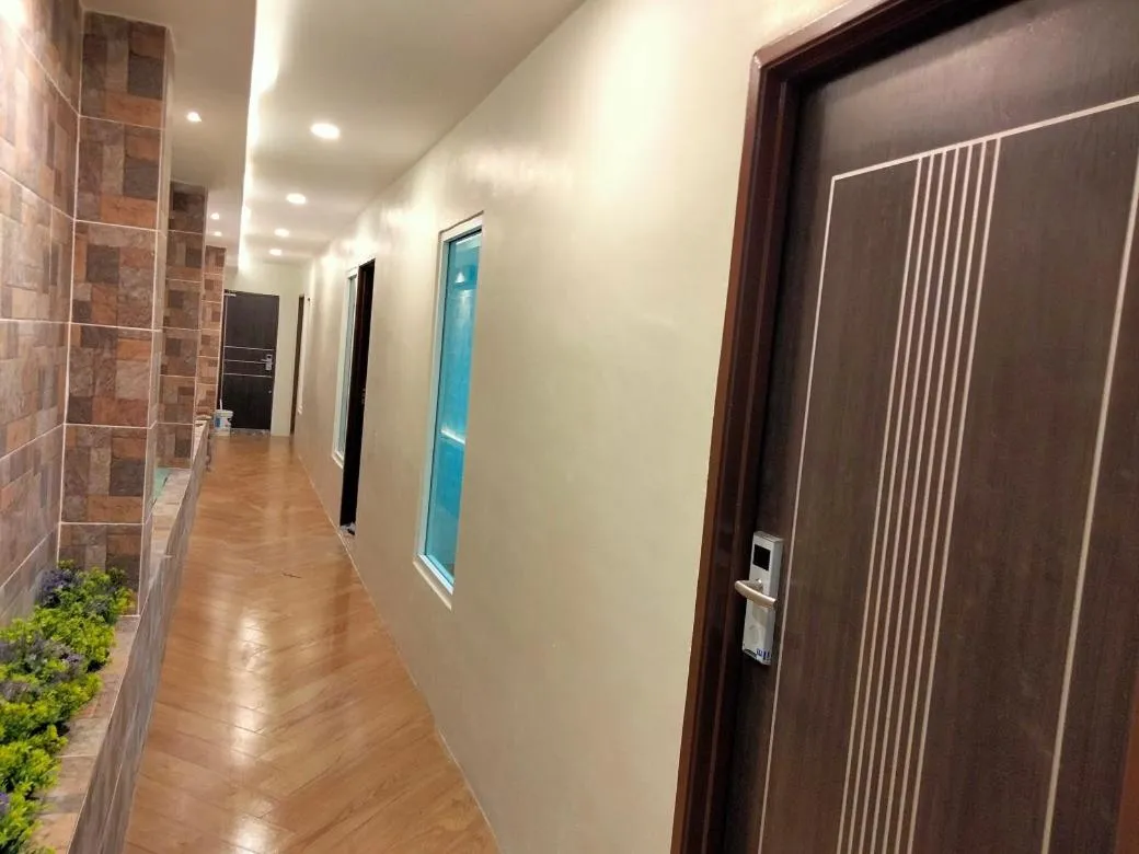 LE dEON HOTEL Former Pine Hotel