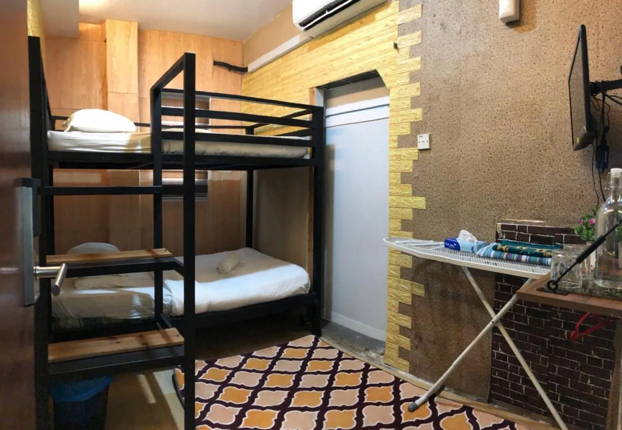 Bed in LE dEON HOTEL Former Pine Hotel