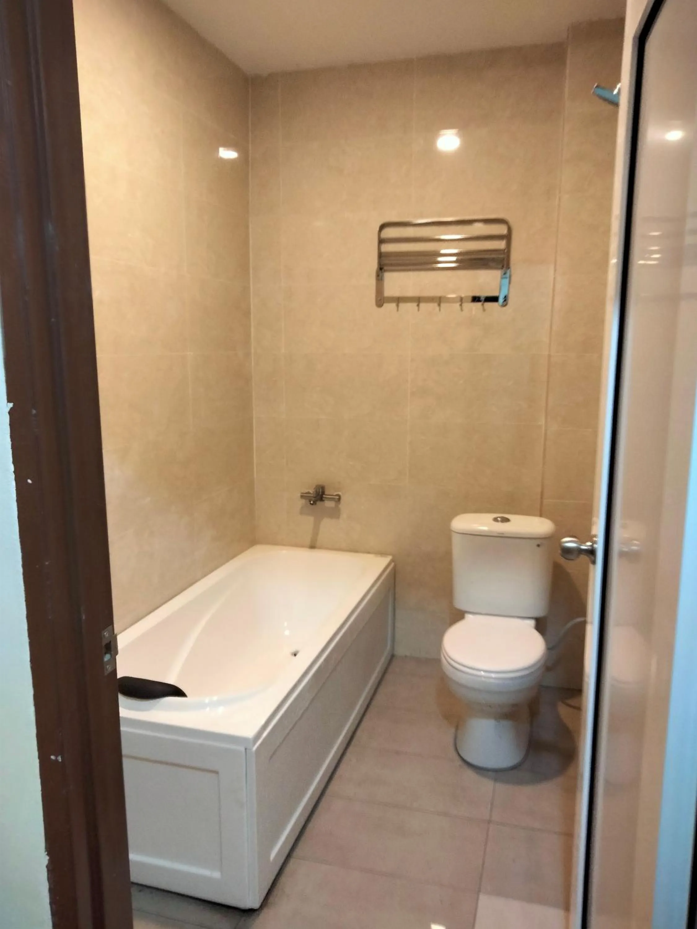 LE dEON HOTEL Former Pine Hotel