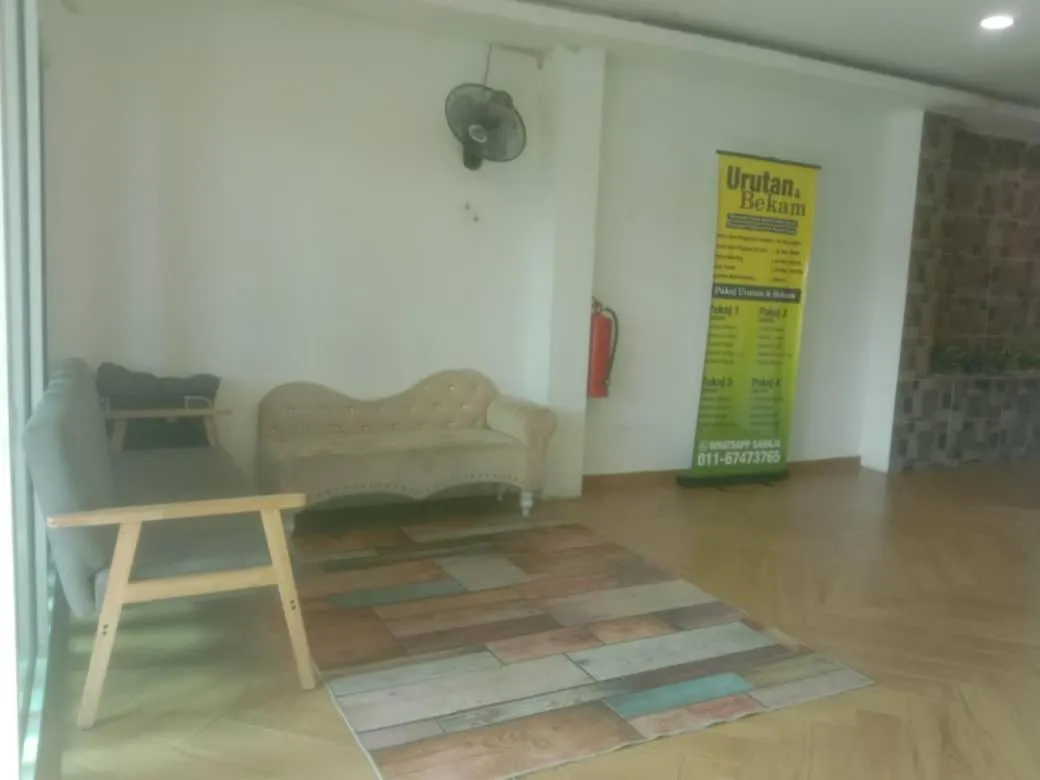 LE dEON HOTEL Former Pine Hotel