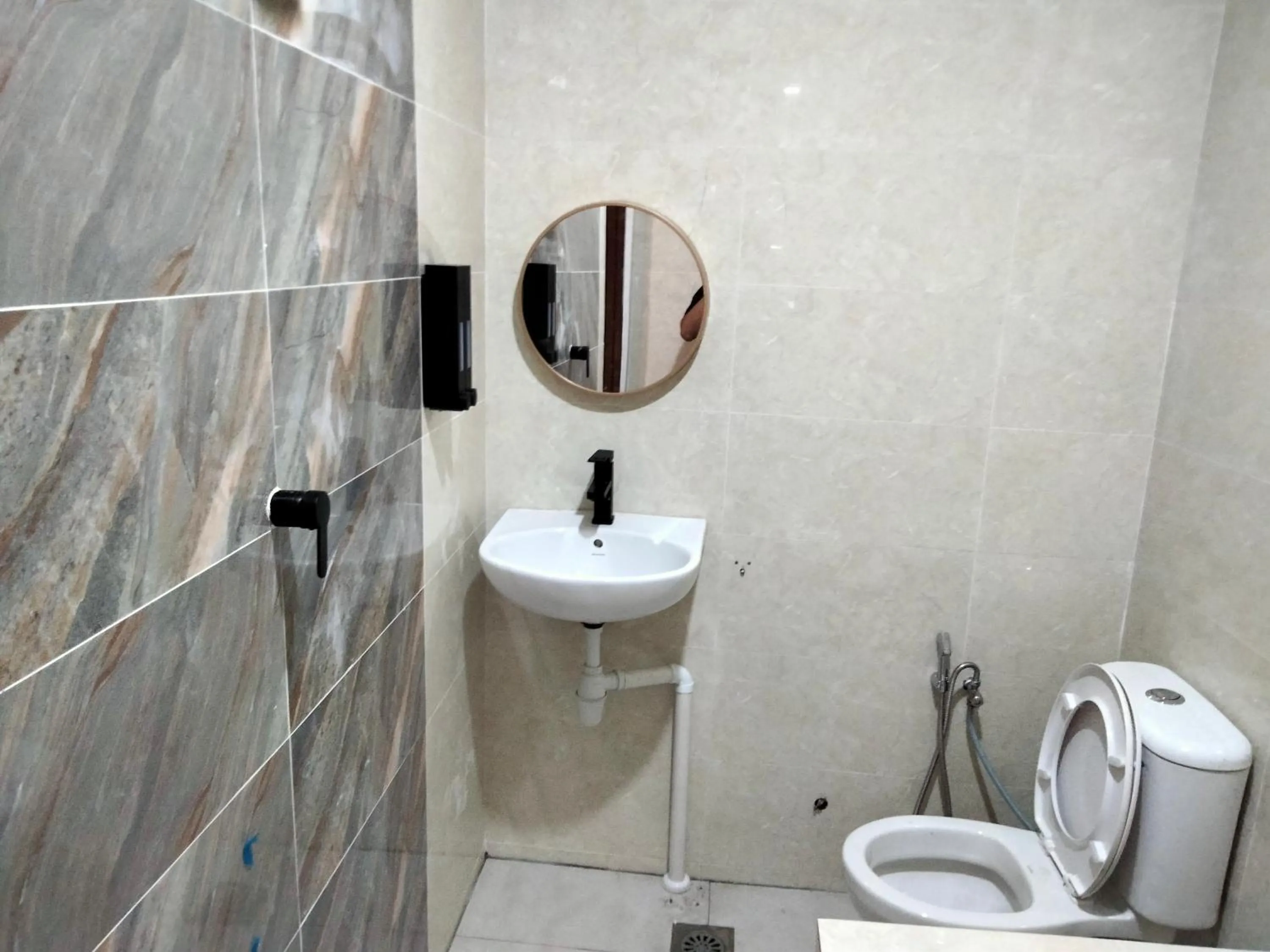 LE dEON HOTEL Former Pine Hotel