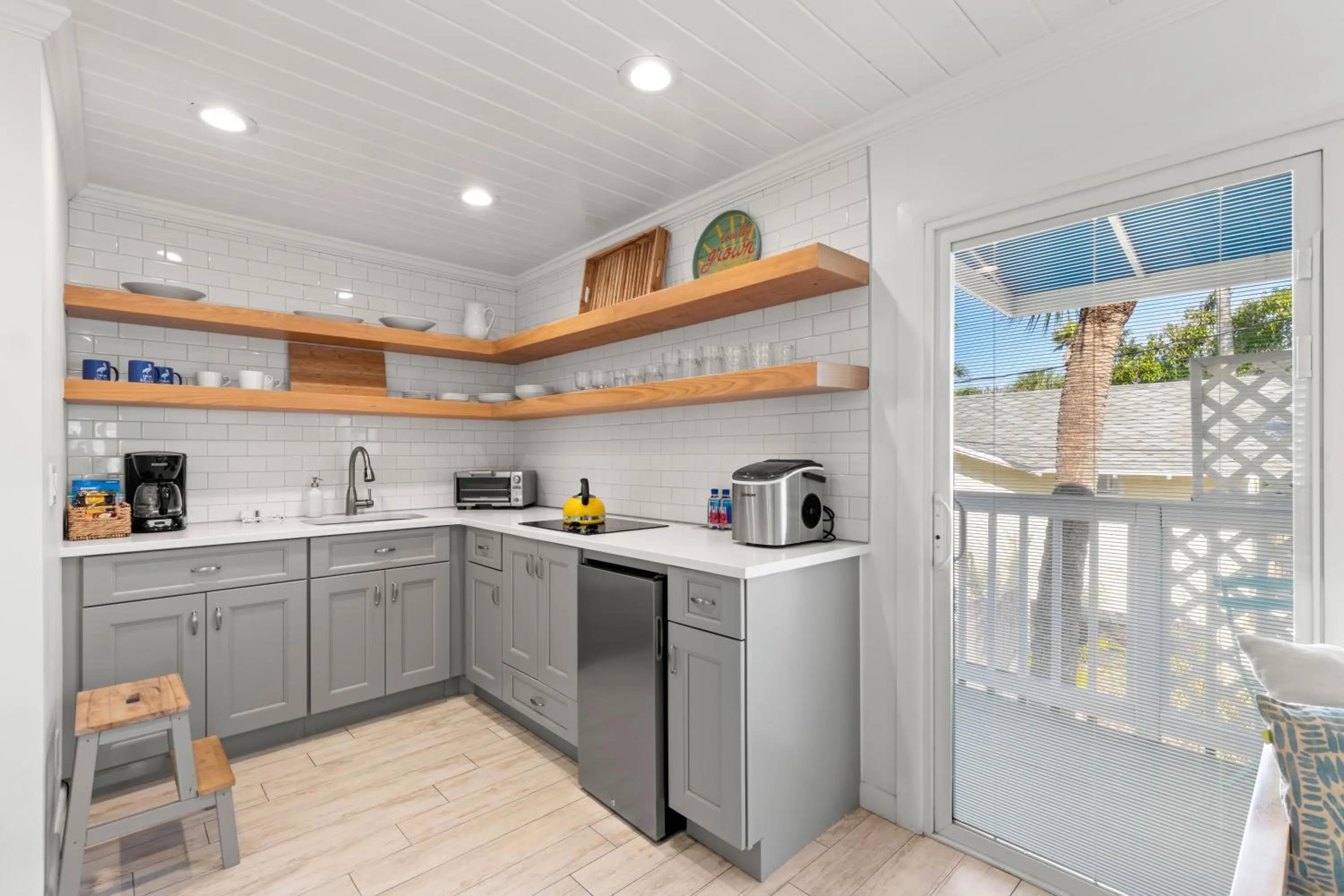 kitchen in Inn on the Beach