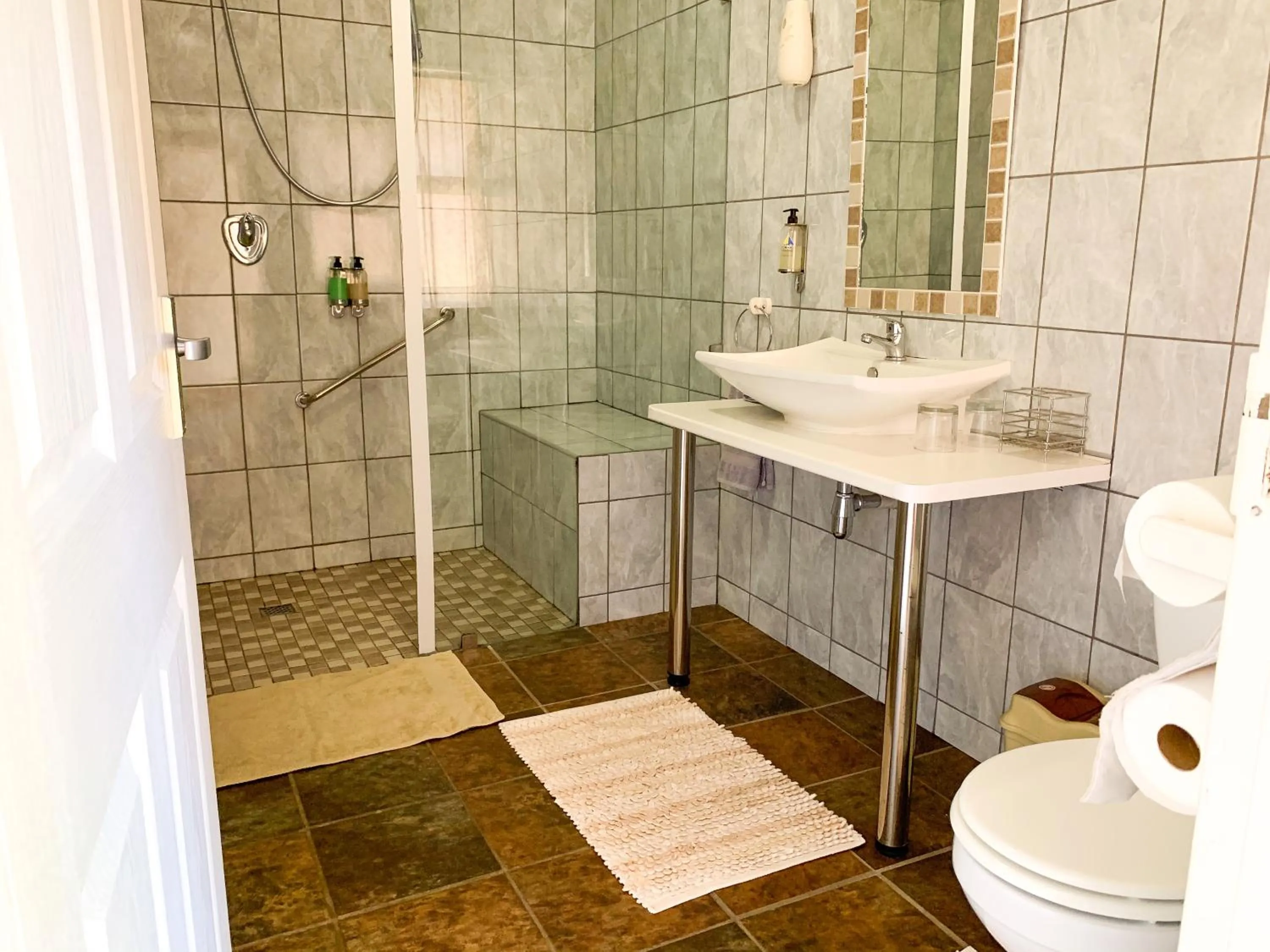 Bathroom in Marina Martinique B&B